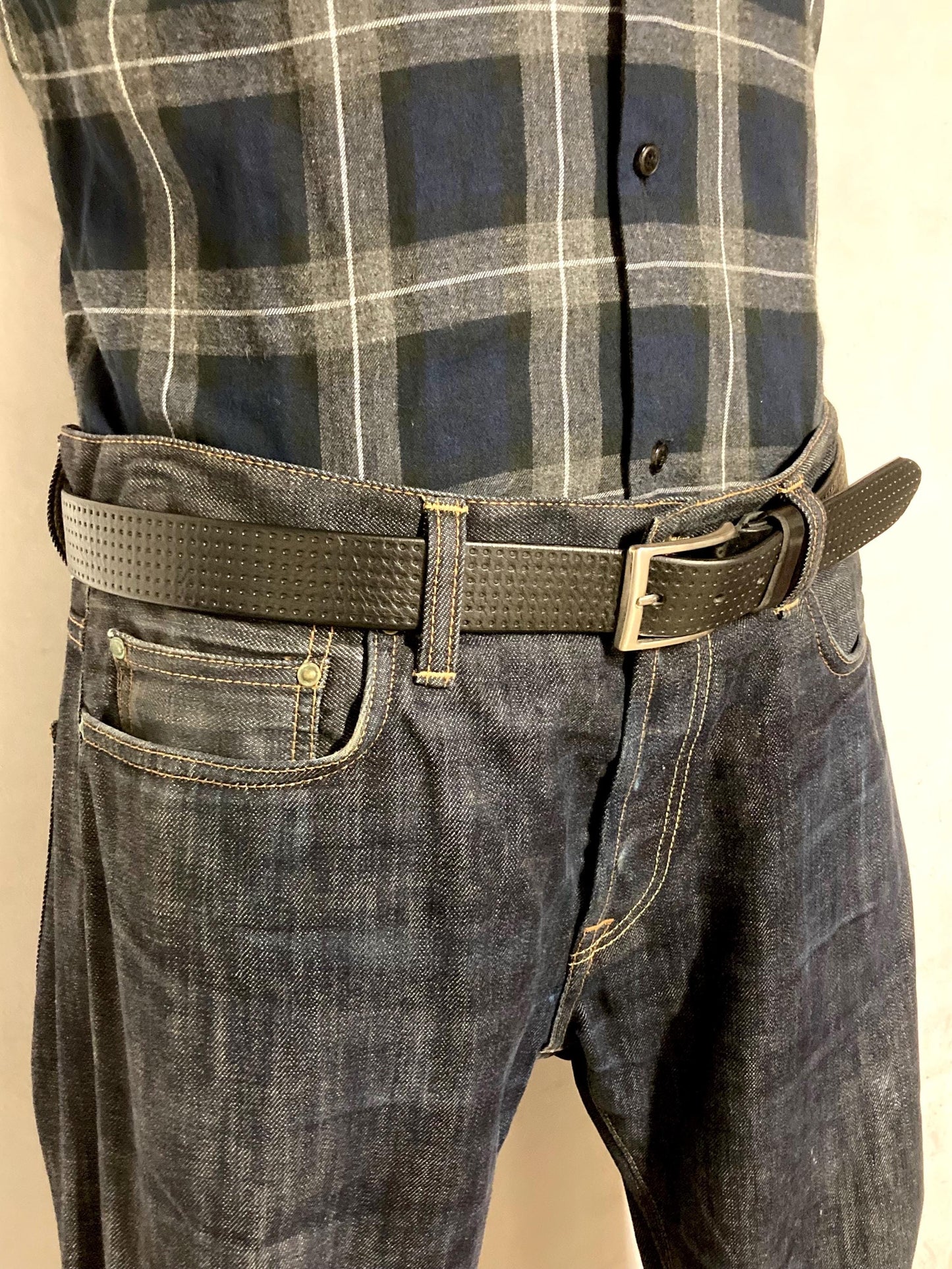 90s vintage black genuine leather belt made in Italy. Thick cowhide with smooth finish and indented dots for trousers/jeans. Mens NOS