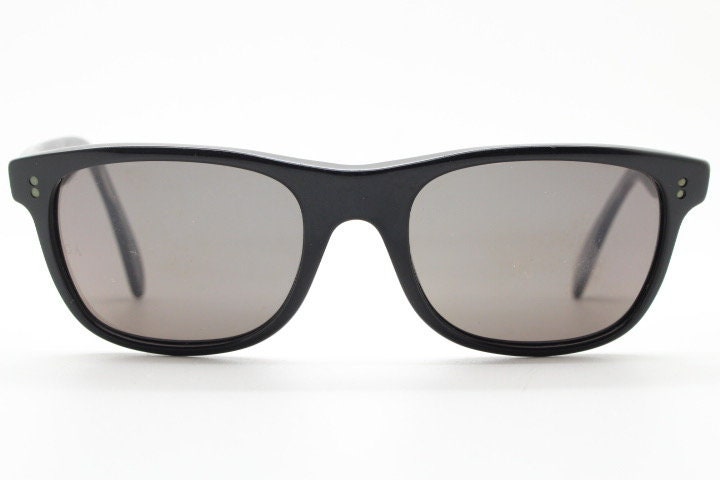 Giorgio Armani 90s vintage wayfarer design sunglasses made in Italy. All time classic in high grade plain black gloss acetate
