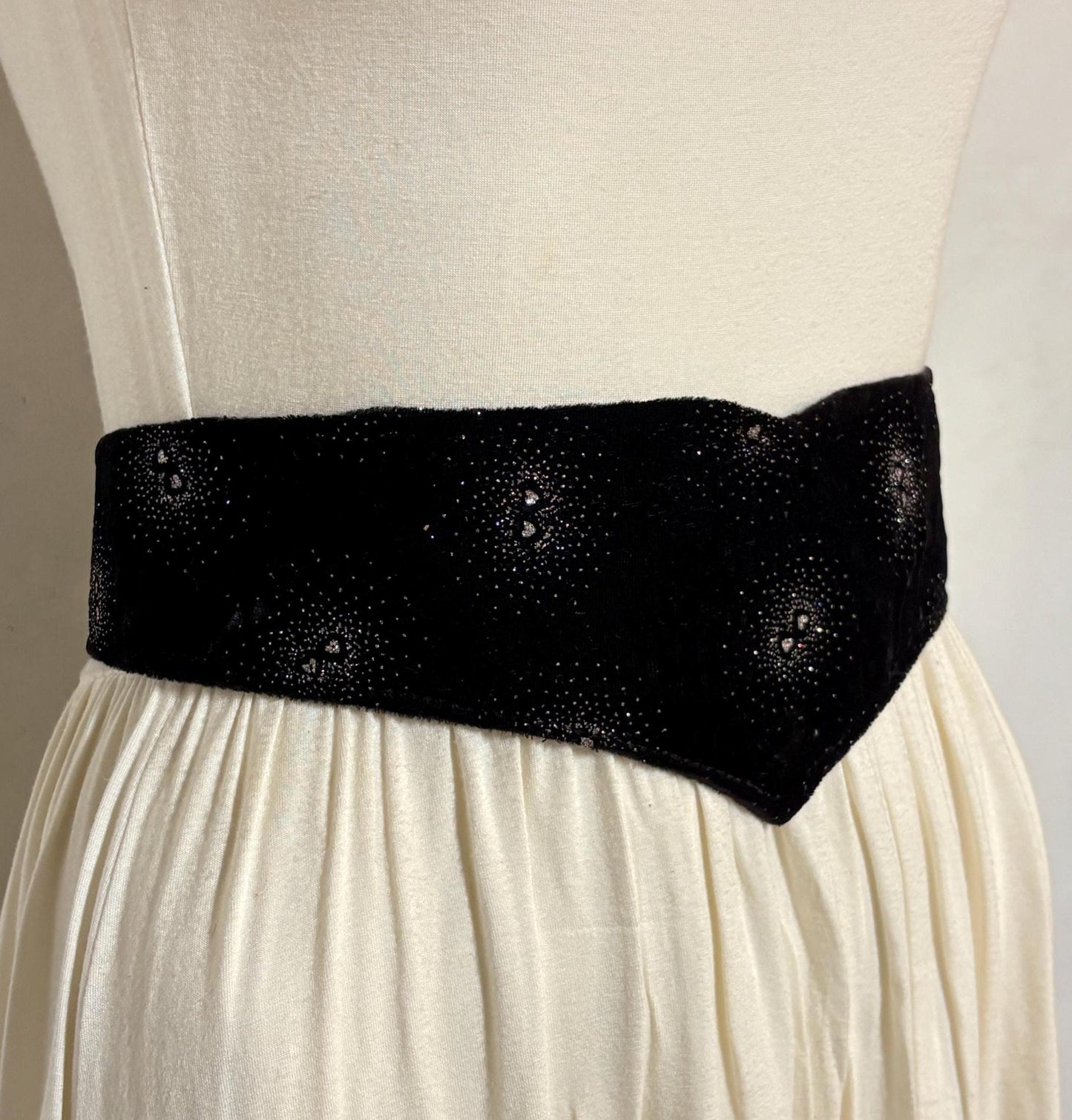80s vintage womens flattering V shaped belt for a dress. Black velvet with spectacular glitter constellations. Unused NOS