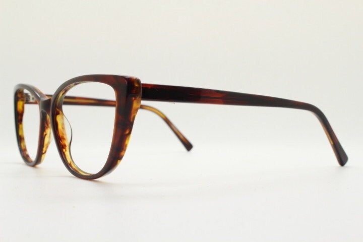 Tom Woolf vintage pointed cat eye glasses. Transparent mottled brown cateye optical frame. Womens prescription eyeglasses. RX spectacles