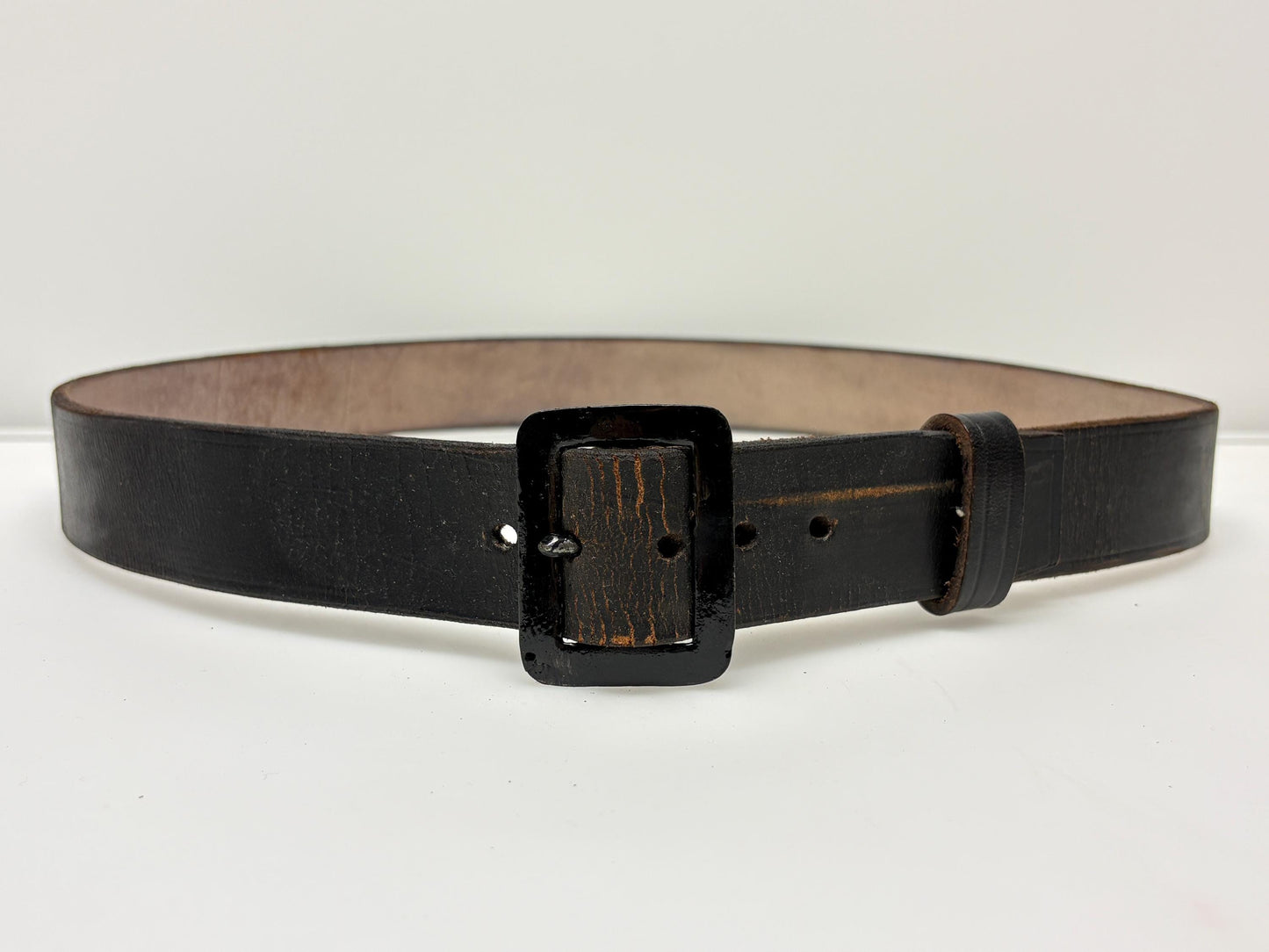 50s vintage black thick genuine leather army belt with solid metal buckle. Seamless single piece cowhide. For jeans trousers. Military NOS
