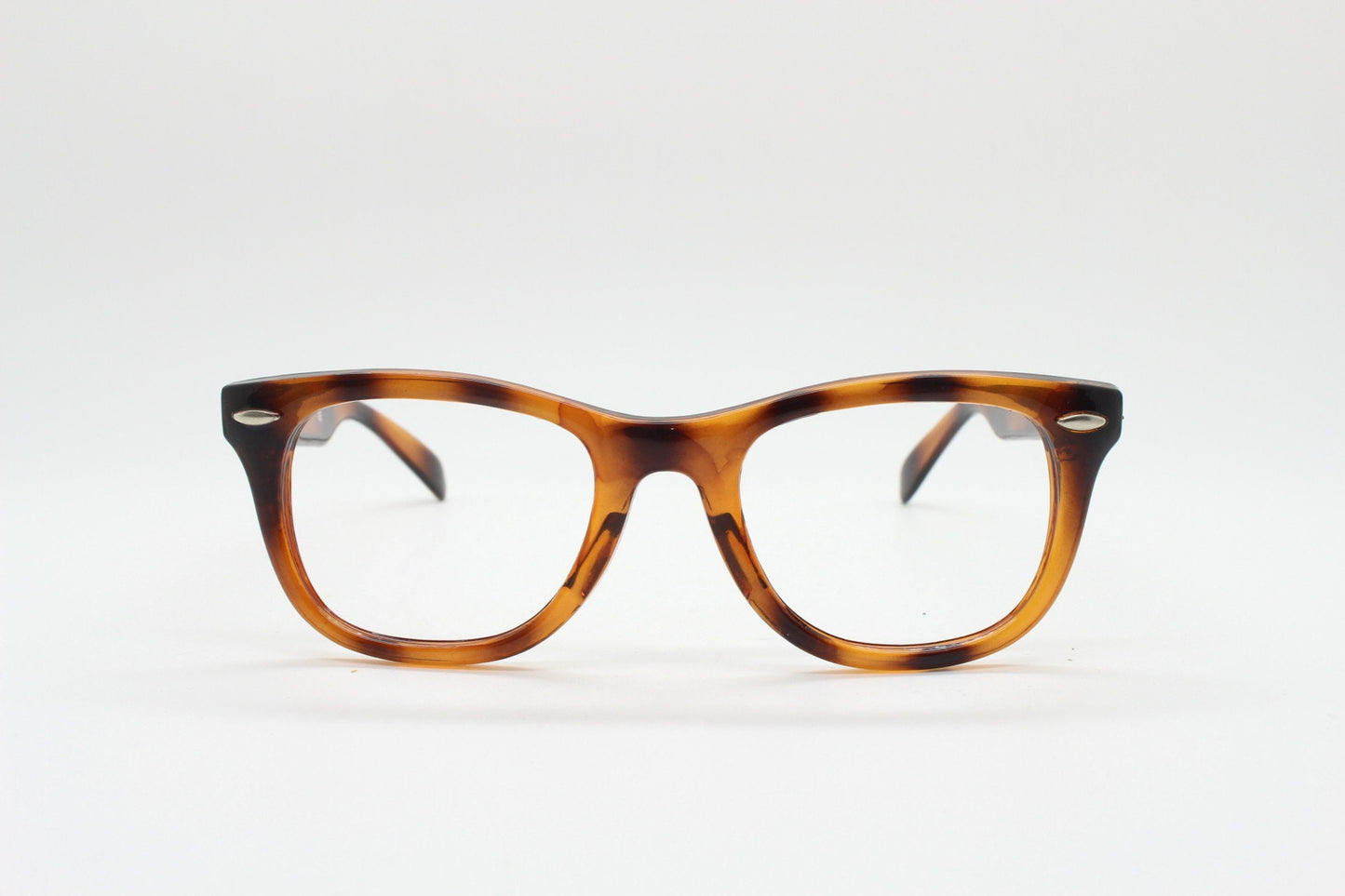 80s vintage wayfarer design glasses. All time classic optical frames in bumblebee colours. 40s 60s style prescription eyeglasses. Spectacles