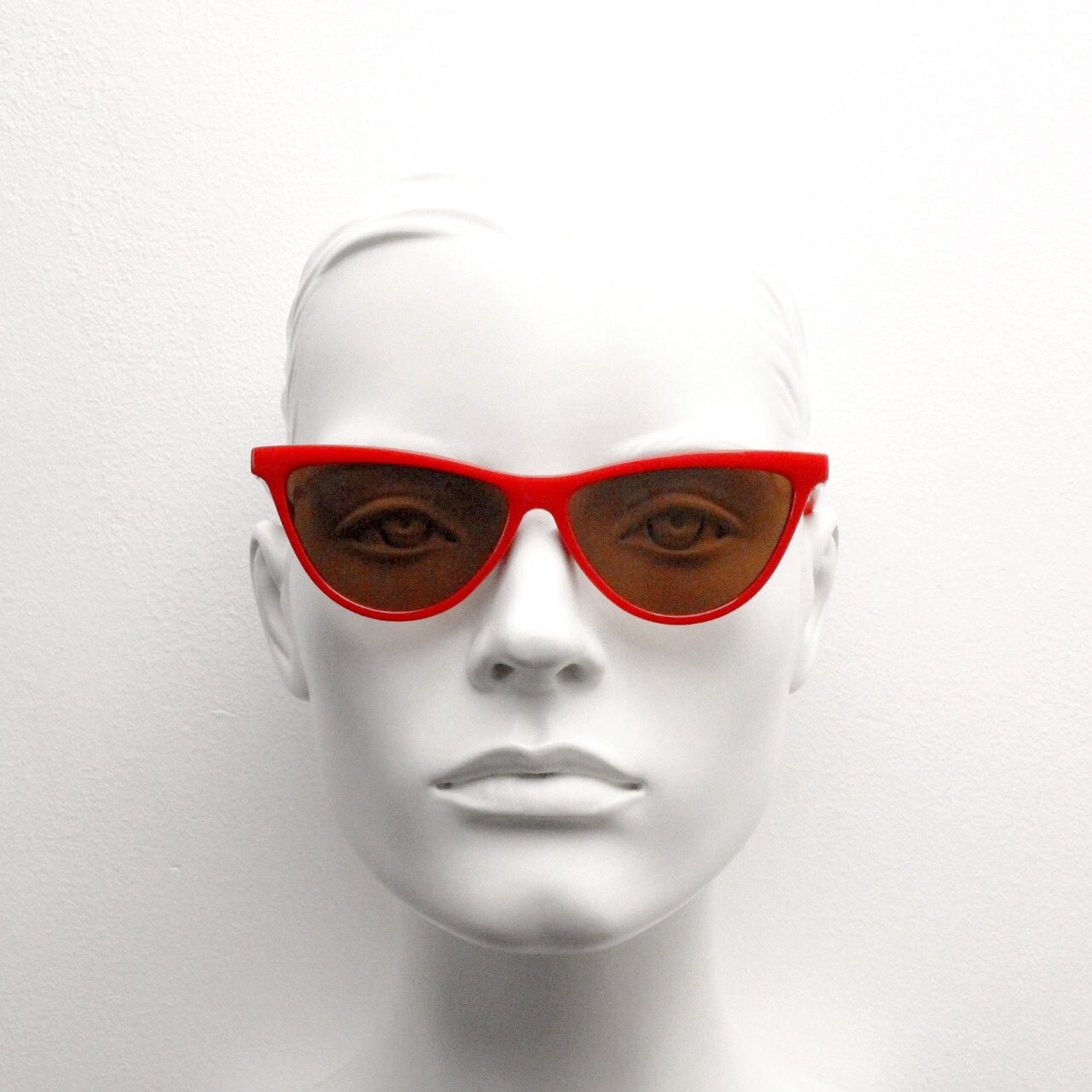 Vintage 90s red cat eye sunglasses. Womens slim 50s style cateye frame with Havana brown lenses. Rockabilly, pin up. NOS catseye