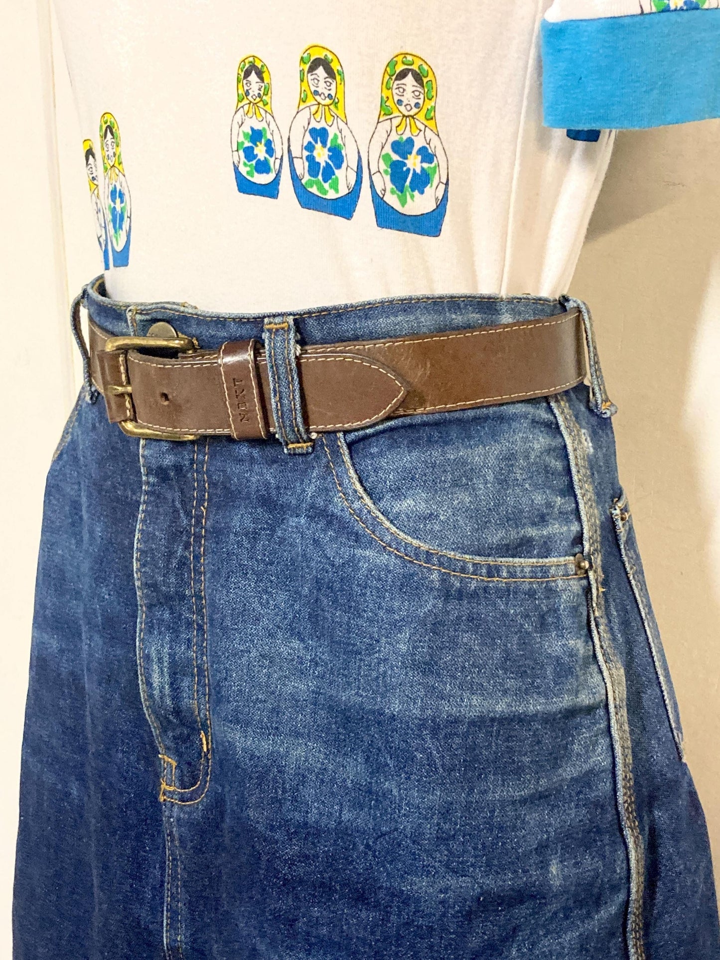 80s vintage brown genuine leather belt with covered brass buckle for jeans or trousers. Substantial quality cowhide made in England by Next