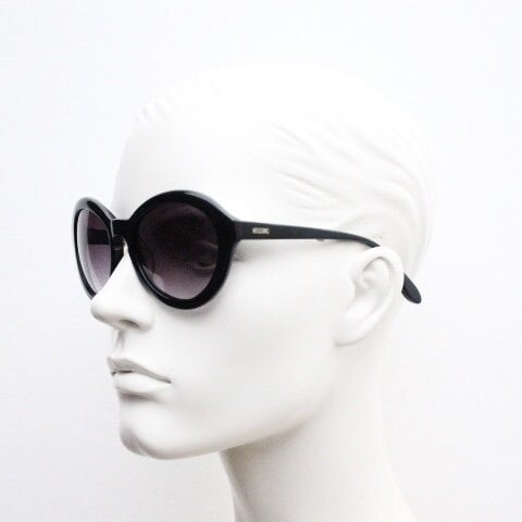 Moschino oversized 60s design sunglasses model 72101SA. Womens big thick black acetate frame with keyhole bridge. Y2k vintage