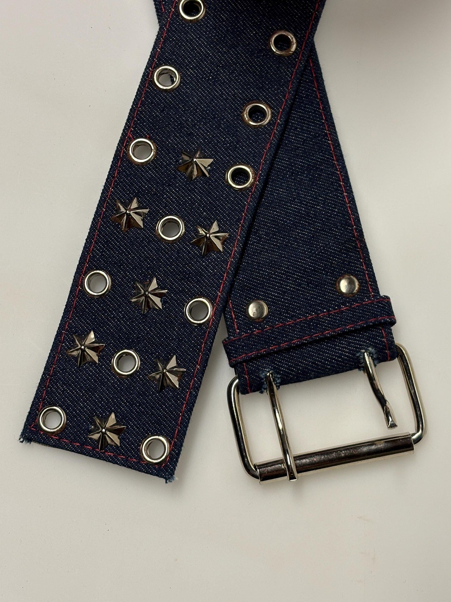 Y2k vintage tall blue denim belt with metal buckle and 3 rows of cool conical star studs and loops. Statement feature piece. 2000s NOS