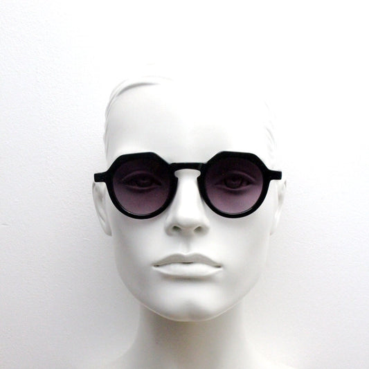 Vintage round flat top sunglasses. 30s, 40s design in black gloss frame with graduating lenses. Unused NOS