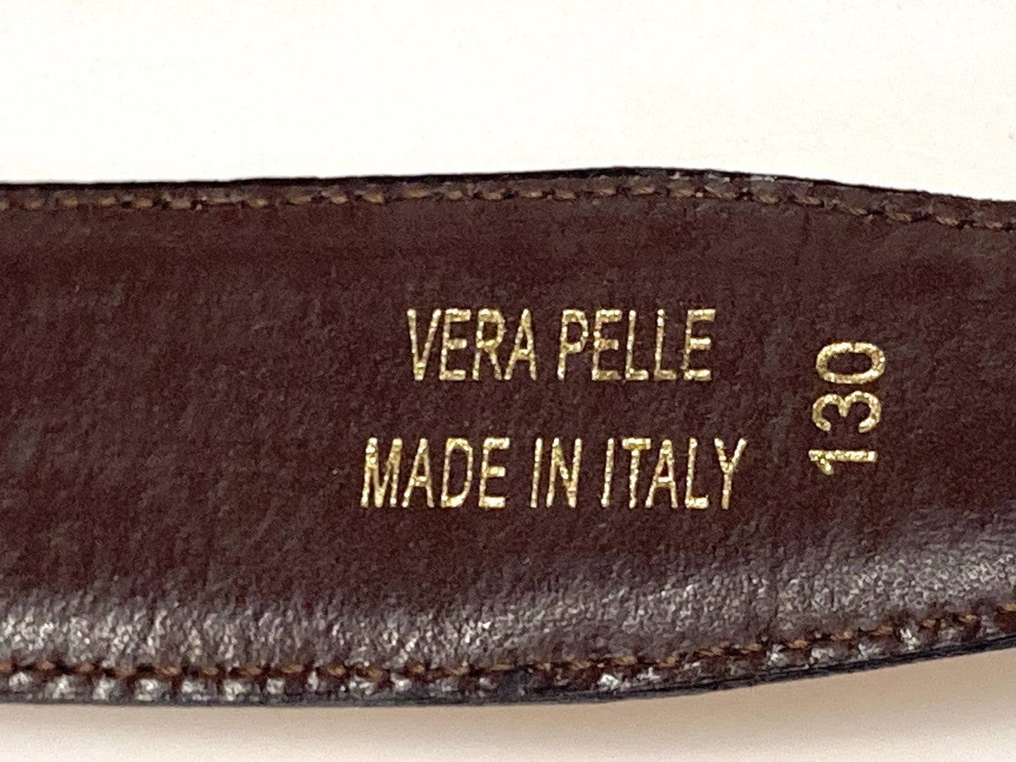 90s vintage fawn / brown genuine leather belt made in Italy by Iguana. Textured finish made to look like Ostrich. BNWT. NOS. Mens XL