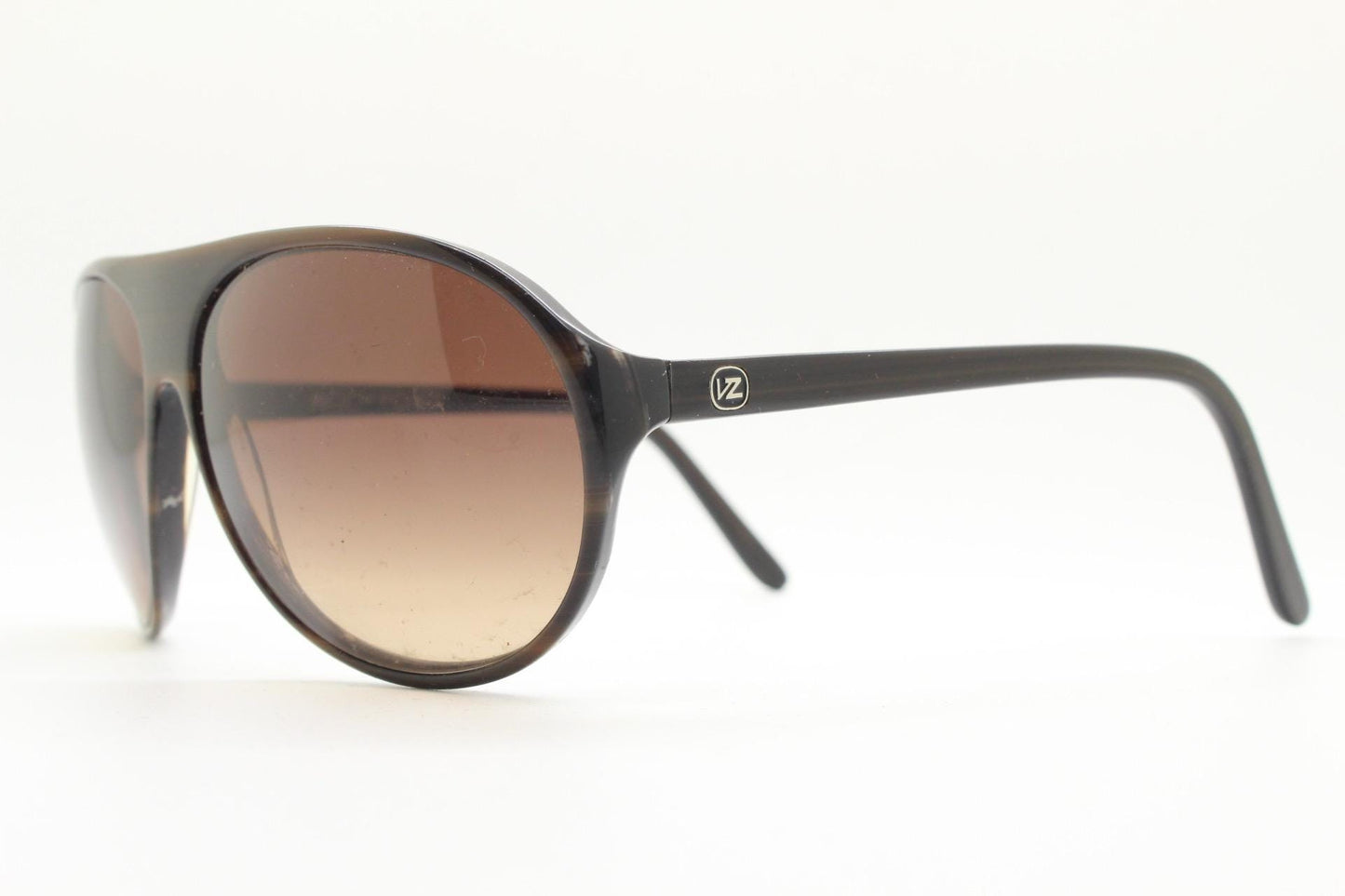 Von Zipper Y2K vintage teardrop aviator sunglasses. Classic 70s design aviators in dark mottled brown acetate with graduating lenses