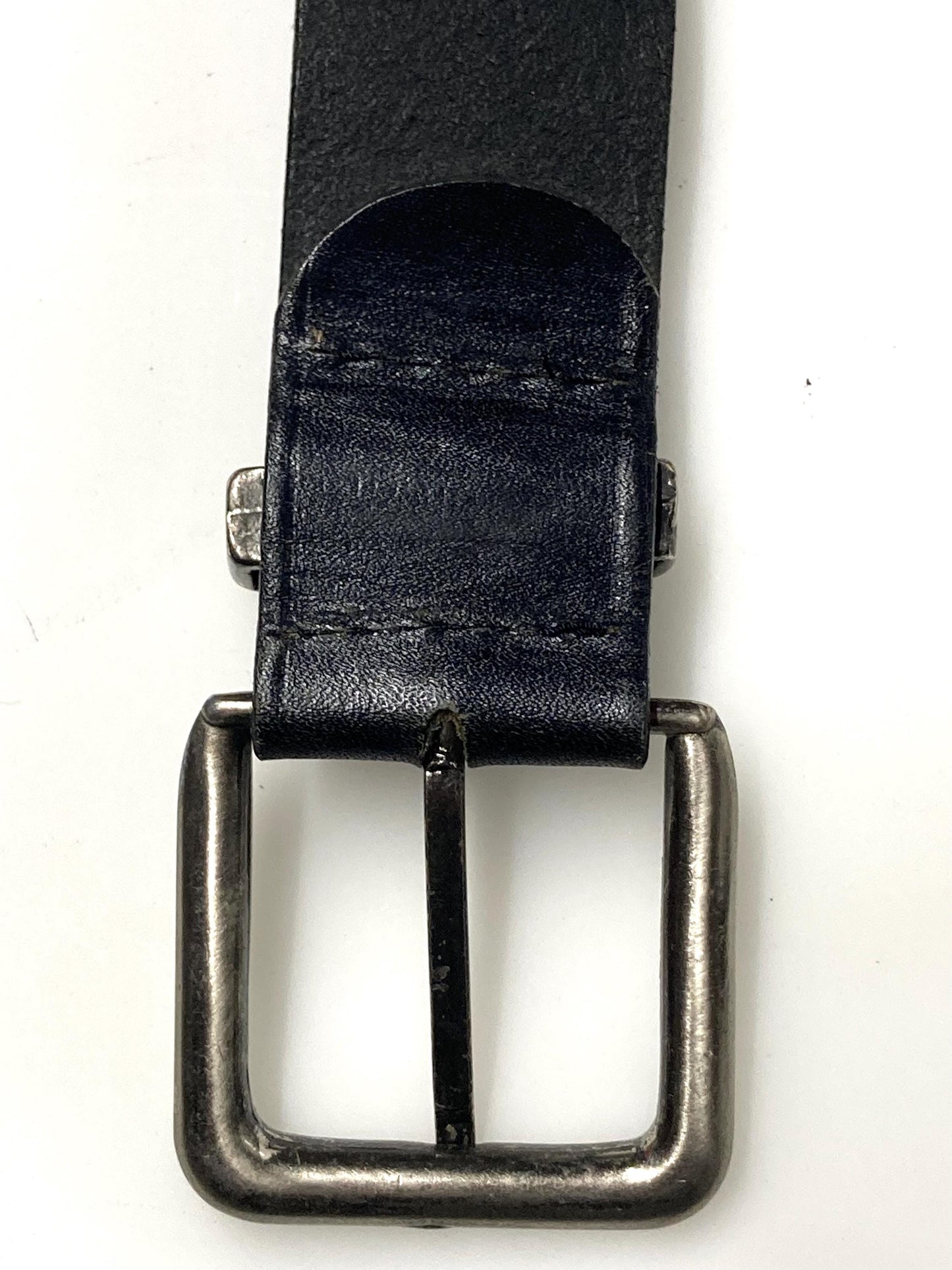 80s vintage plain black heavy duty genuine leather belt. Thick cowhide with substantial silver metal buckle. For trousers and jeans. Mens