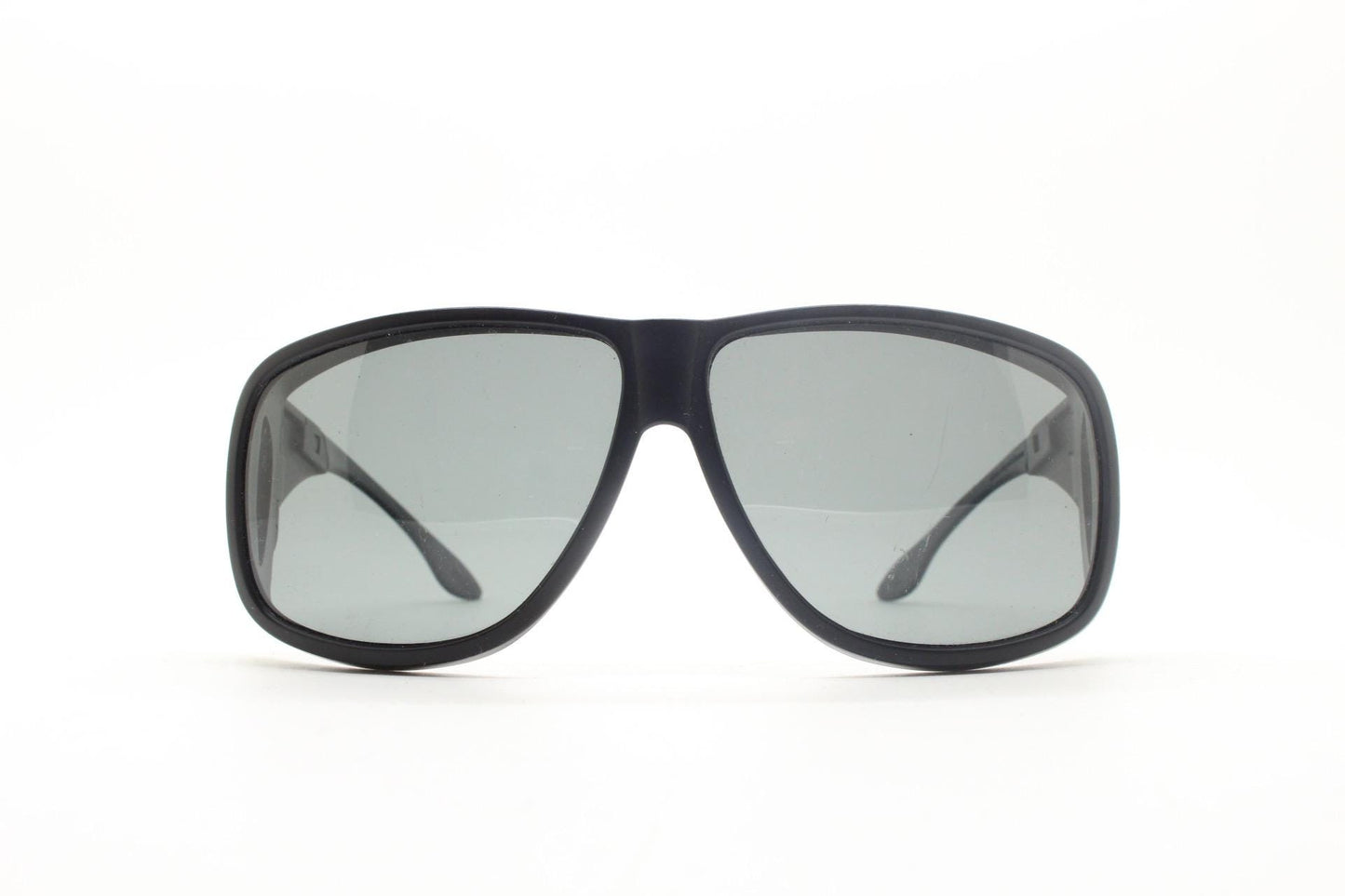 80s vintage massive oversized shield goggle sunglasses with side windows. Big black matt wrap around frame with grey lenses