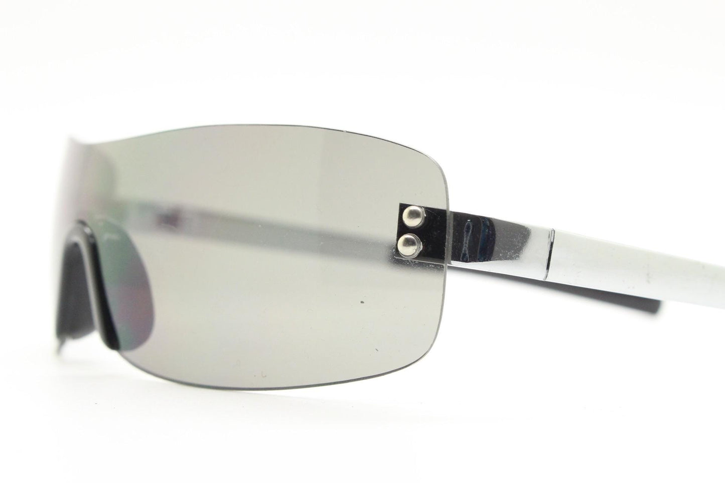 Y2k wraparound shield sunglasses. Grey curved monolens with straight chrome arms and light grey lenses. 00's Cosplay mini mask. NOS