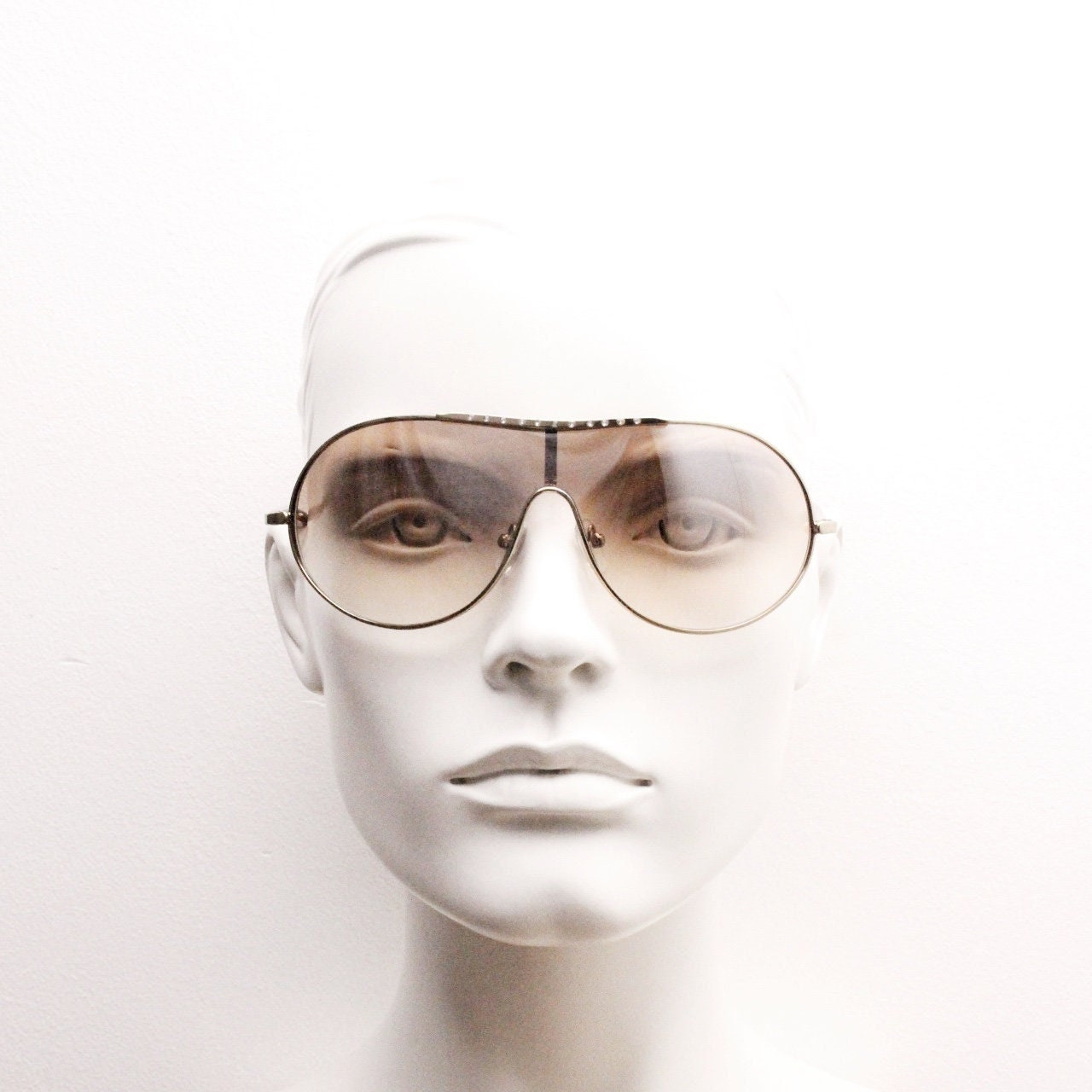 Y2K vintage visor aviator sunglasses. 2000's brown wraparound mono lens mini mask shield design with slim gunmetal arms. BNWT. 00's NOS