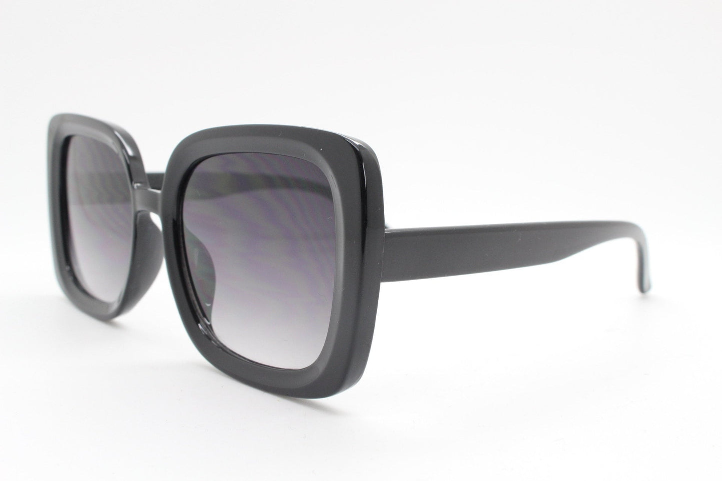 Y2K vintage oversized square sunglasses. Women's thick black 70s style frame with graduating smoky lenses. 2000s BNWT