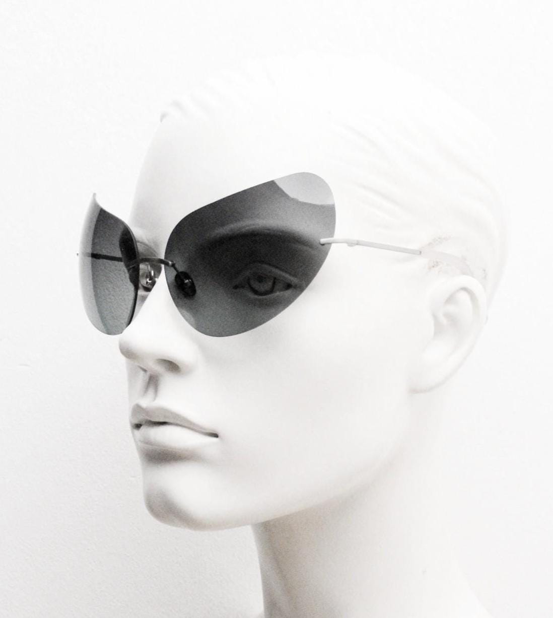Linda Farrow cat eye sunglasses made in Japan by Todd Lynn. Massive frameless green cateye. Luxe Gallery Projects Vintage. NOS Full Set