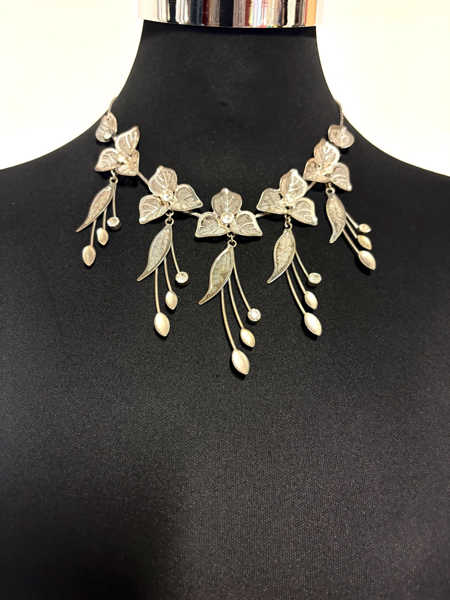 90s vintage extensive statement flower chain necklace. Full breasted array of mesh backed petals and dangling leaves with diamante centres