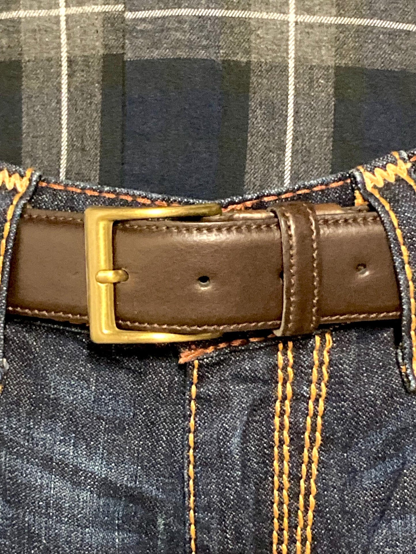 90s vintage dark brown genuine leather belt made in Italy by Joseph Di Pino. Thick cowhide with smooth finish for trousers/jeans. Mens NOS