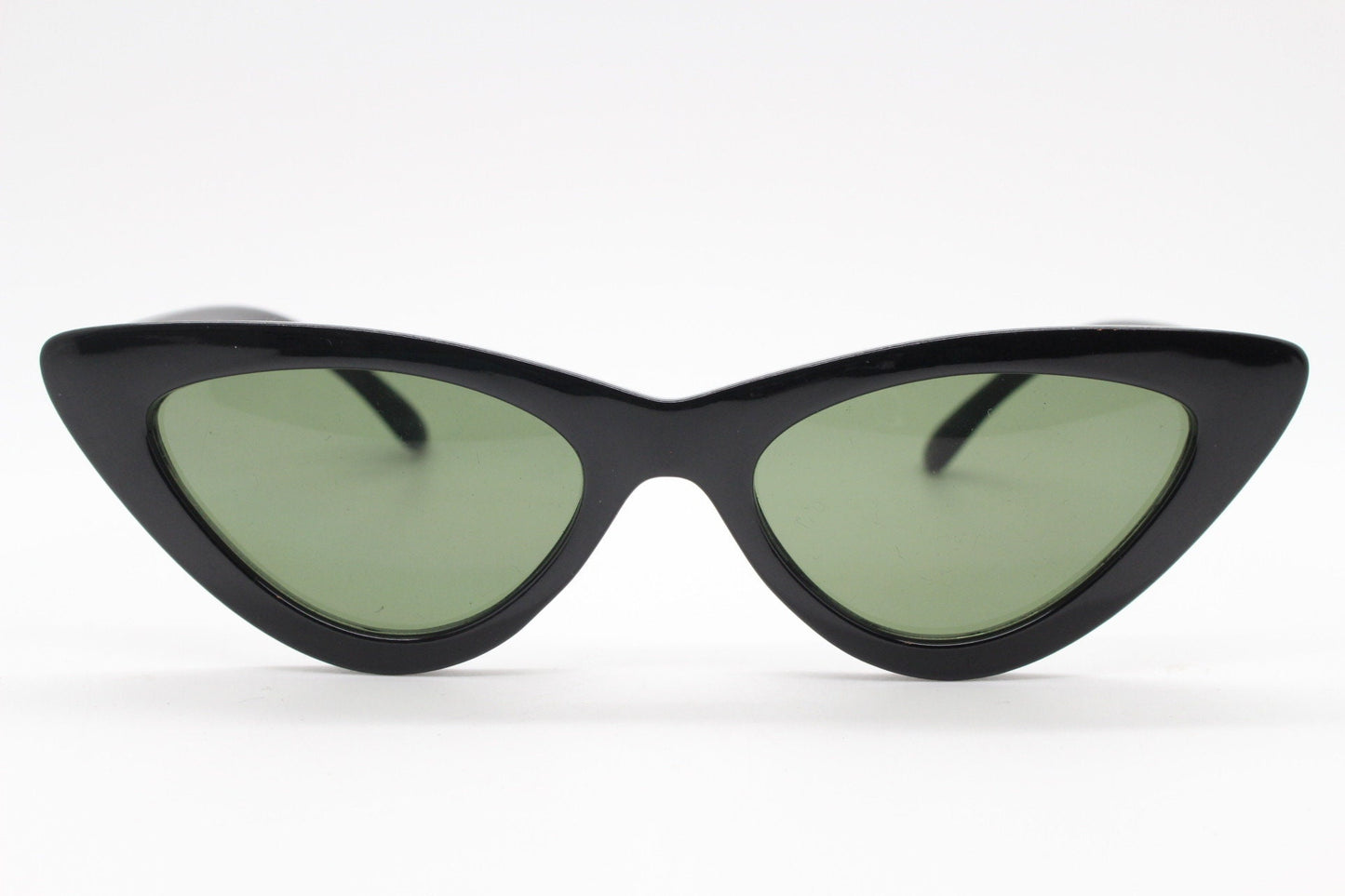 Vintage 90s pointed cat eye sunglasses. Womens 50s style black frame cat eye with green lenses. Rockabilly pin up cats eye. BNWT