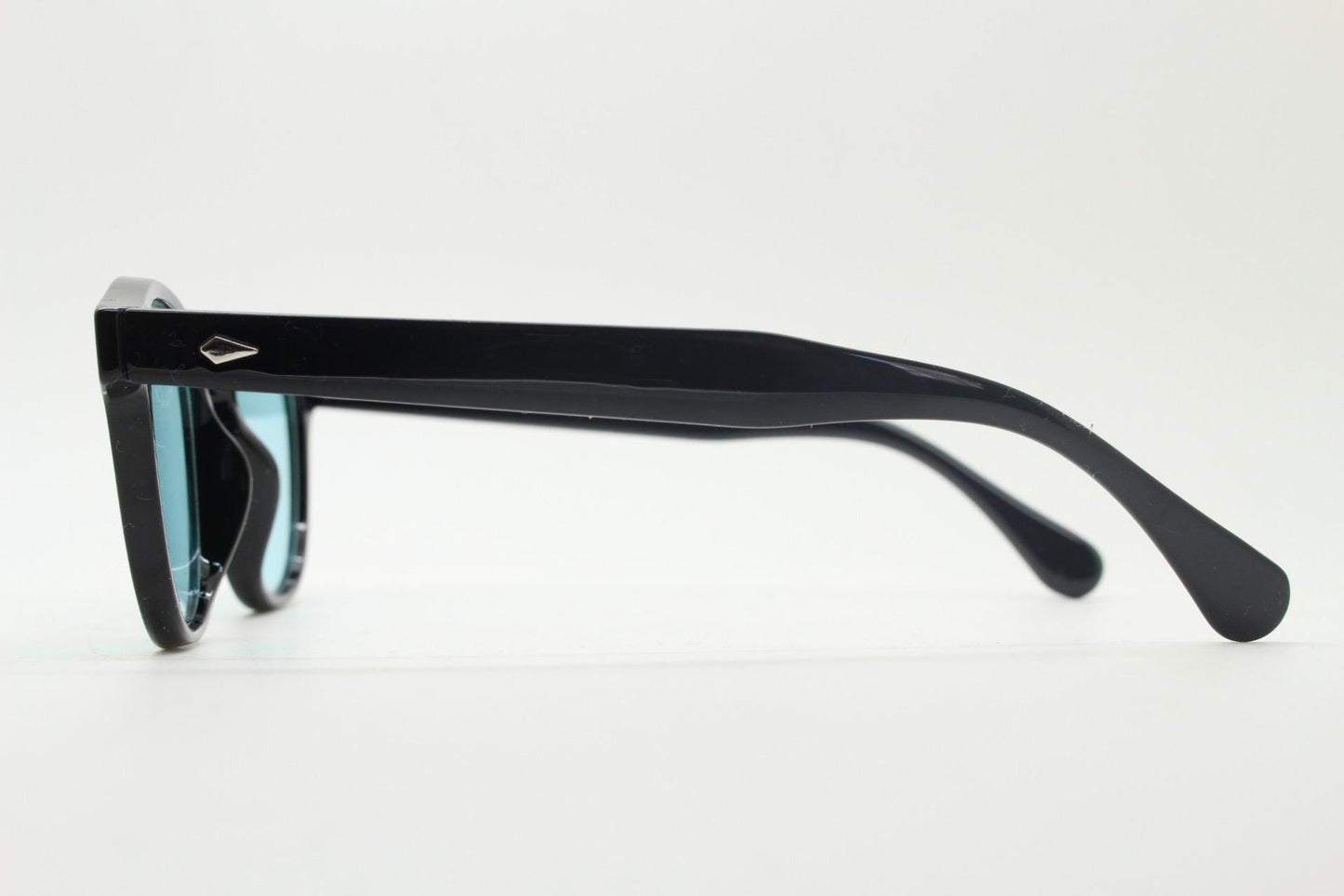 Vintage modified wayfarer design glasses. Black gloss 40s, 50s shape frame with keyhole bridge and extra light tone blue lenses. BNWT
