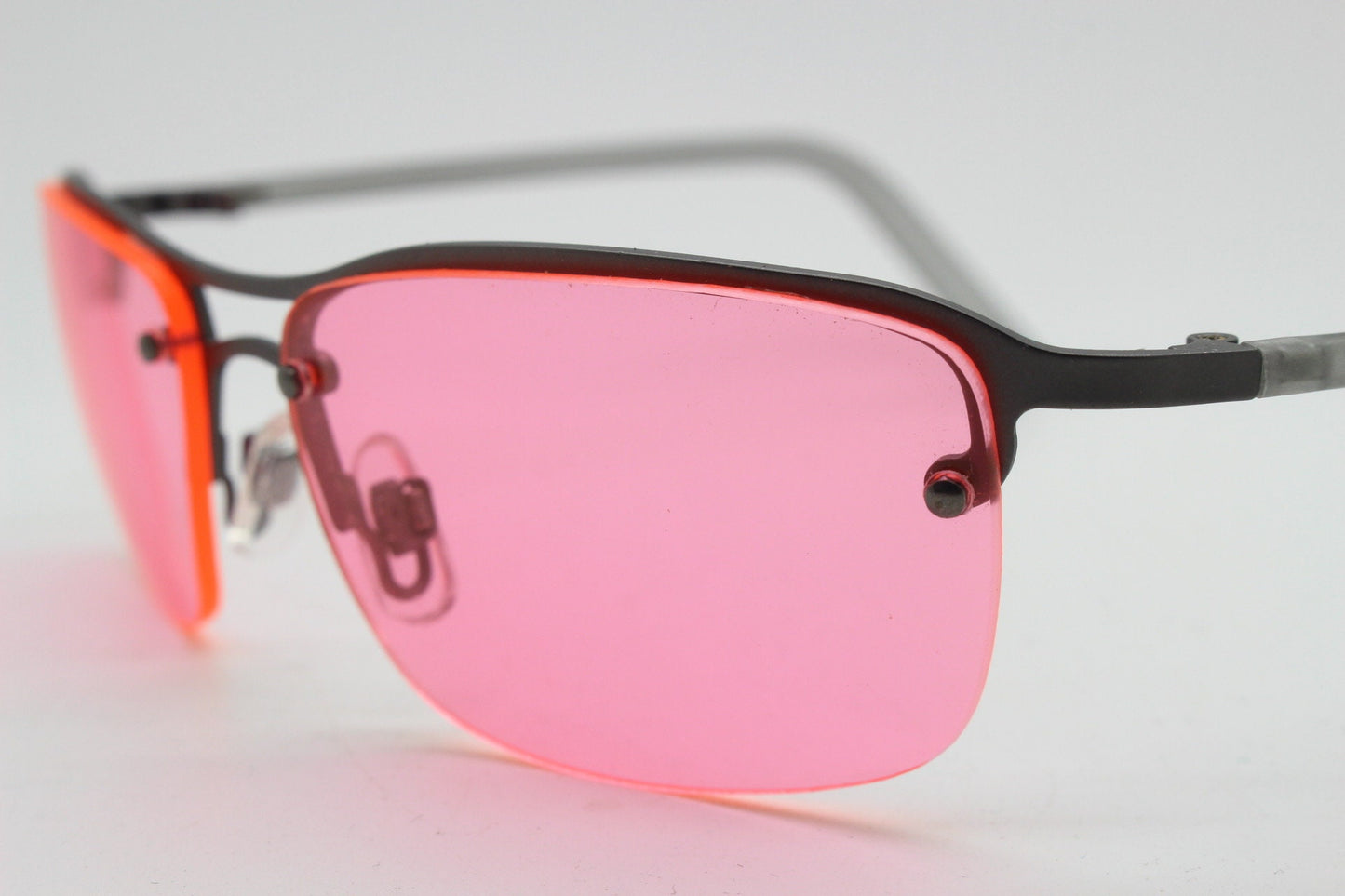 Y2K vintage half frame visor sunglasses. Semi rimless 2000's vivd pink lens on a gunmetal brow with frosted arms. Unused 00's NOS
