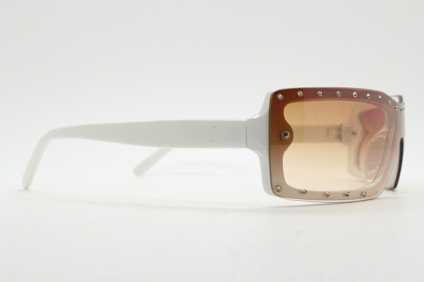 Y2K vintage shield sunglasses with diamante. Brown and white wrap around mini mask style with curved mono lens. 2000s unused NOS. Visor