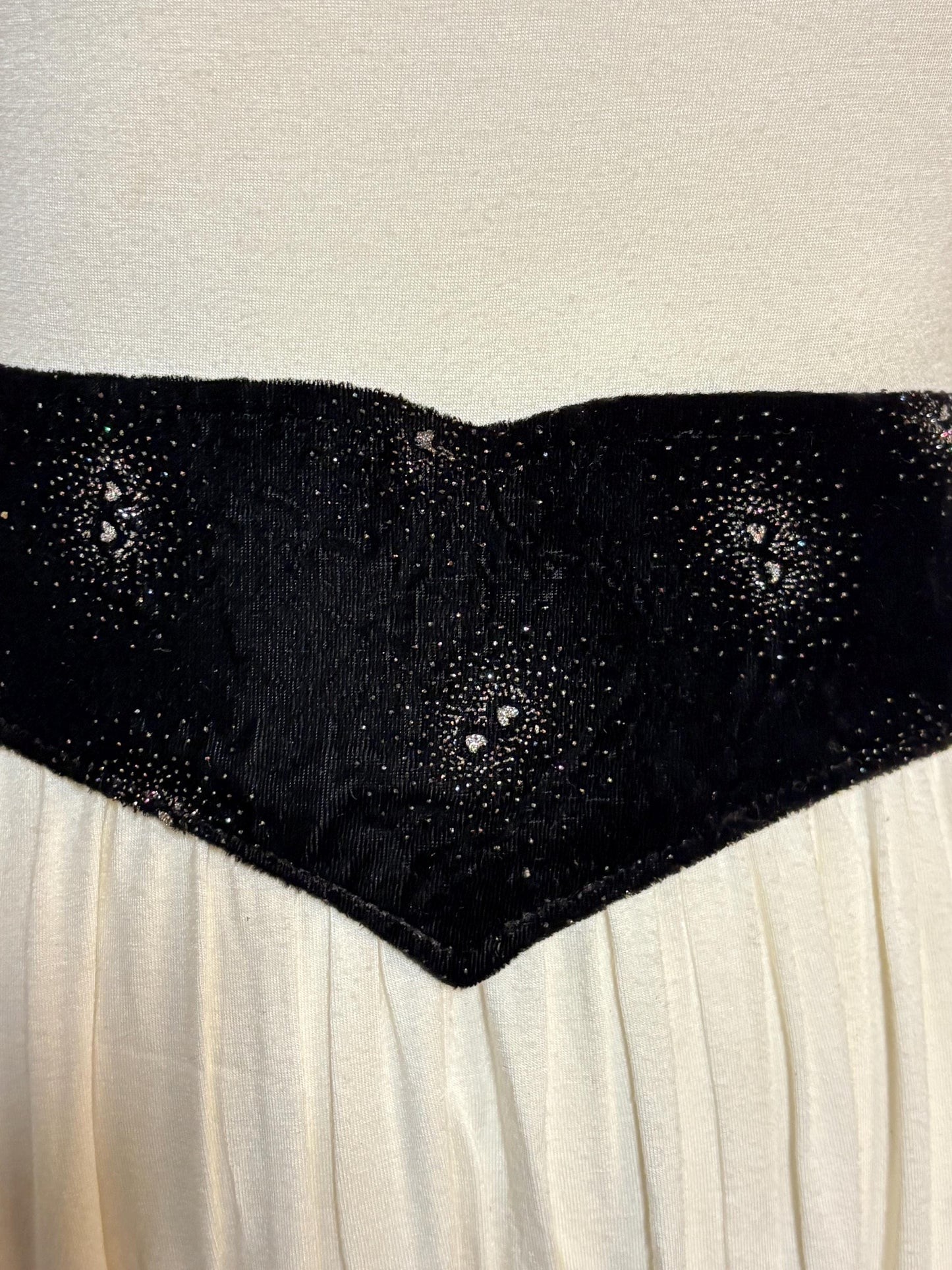 80s vintage womens flattering V shaped belt for a dress. Black velvet with spectacular glitter constellations. Unused NOS