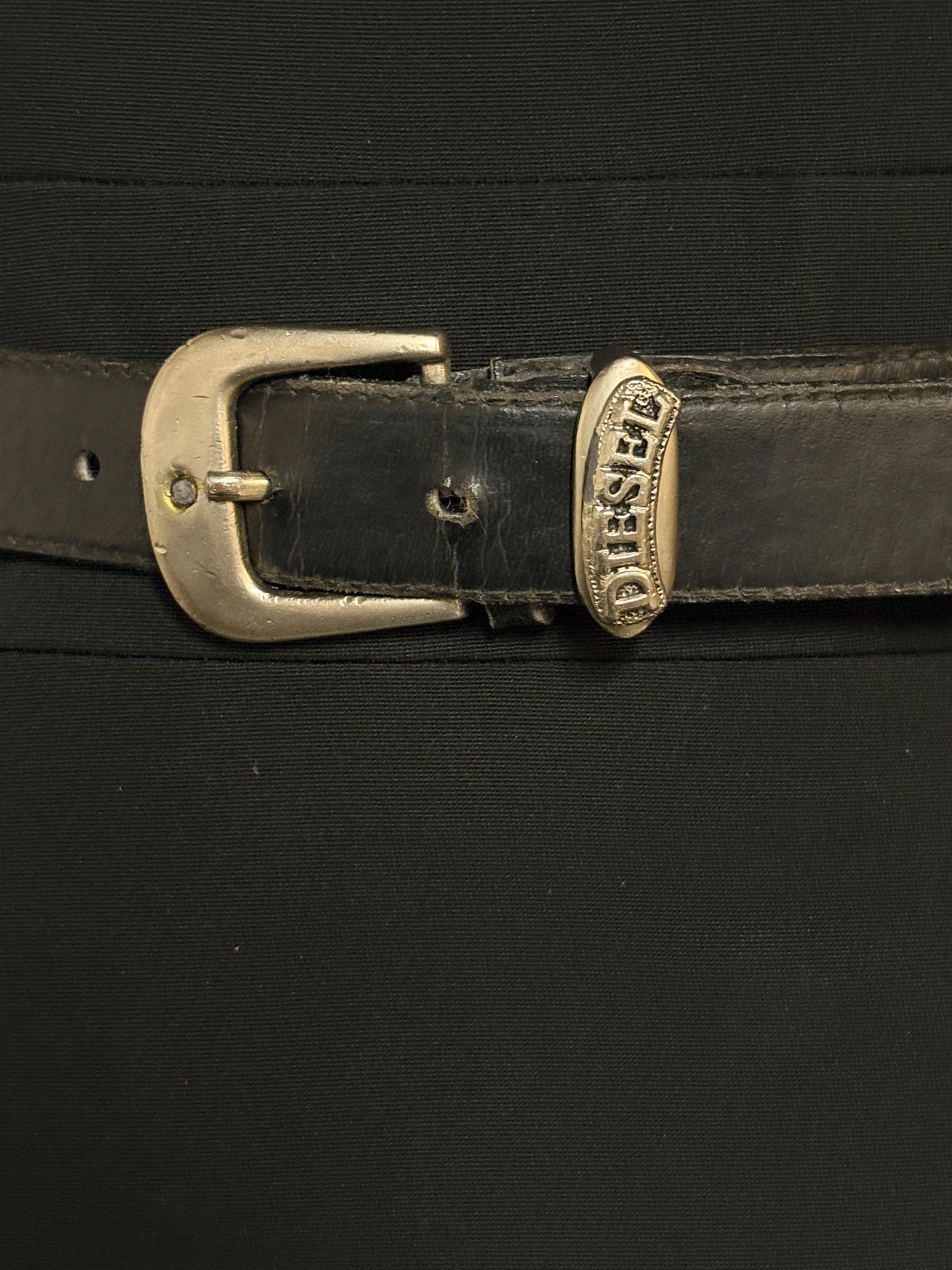Diesel 90s vintage thick black genuine leather belt for jeans. Superior quality with silver buckle and simple script logo. Textured cowhide