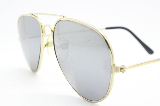80s vintage aviator sunglasses. Optimal shape classic pilot aviators in a gold metal frame with silver mirror lenses. Teardrop, NOS