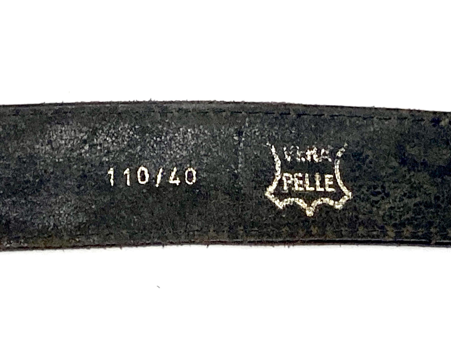 70s vintage black thick genuine leather belt with silver buckle by Camel. Subtle embossed patterns and big logo. For jeans and trousers