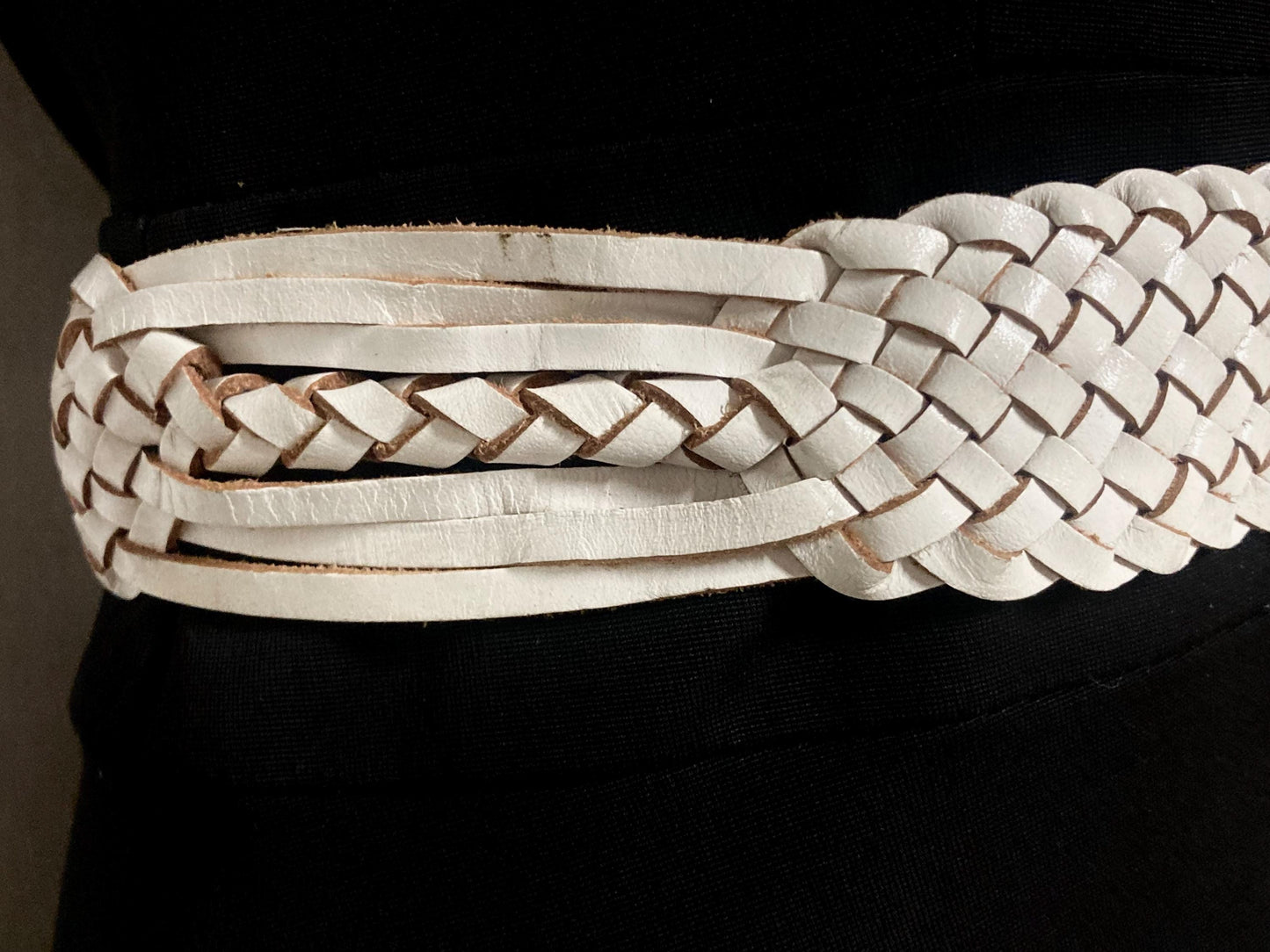80s vintage womens white lattice dress belt with big flower 'shield' buckle. Genuine leather hand plaited design. Great condition NOS