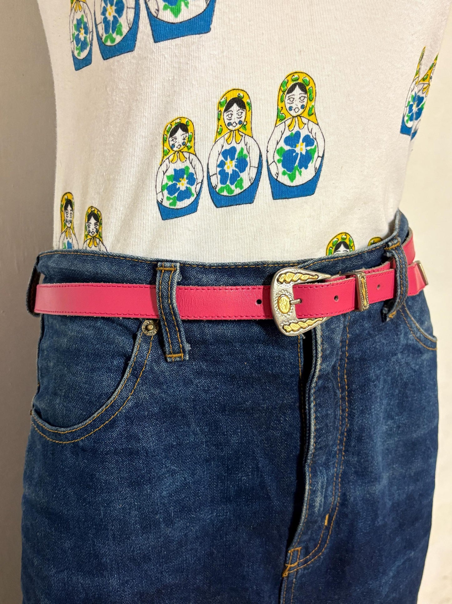 80s vintage womens pink genuine leather 1" country and western belt with fancy steel and brass buckle. For jeans or dress. Cowgirl. NOS