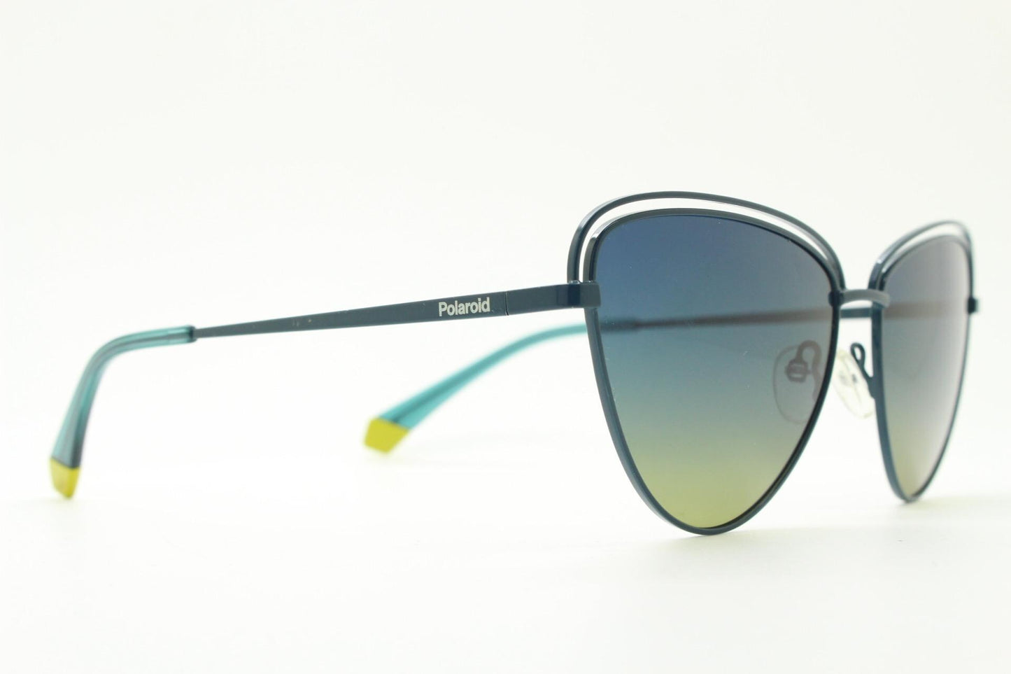 Polaroid vintage rounded cat eye sunglasses. Metal double brow frame with sensational blue to yellow graduating lenses. Unused NOS