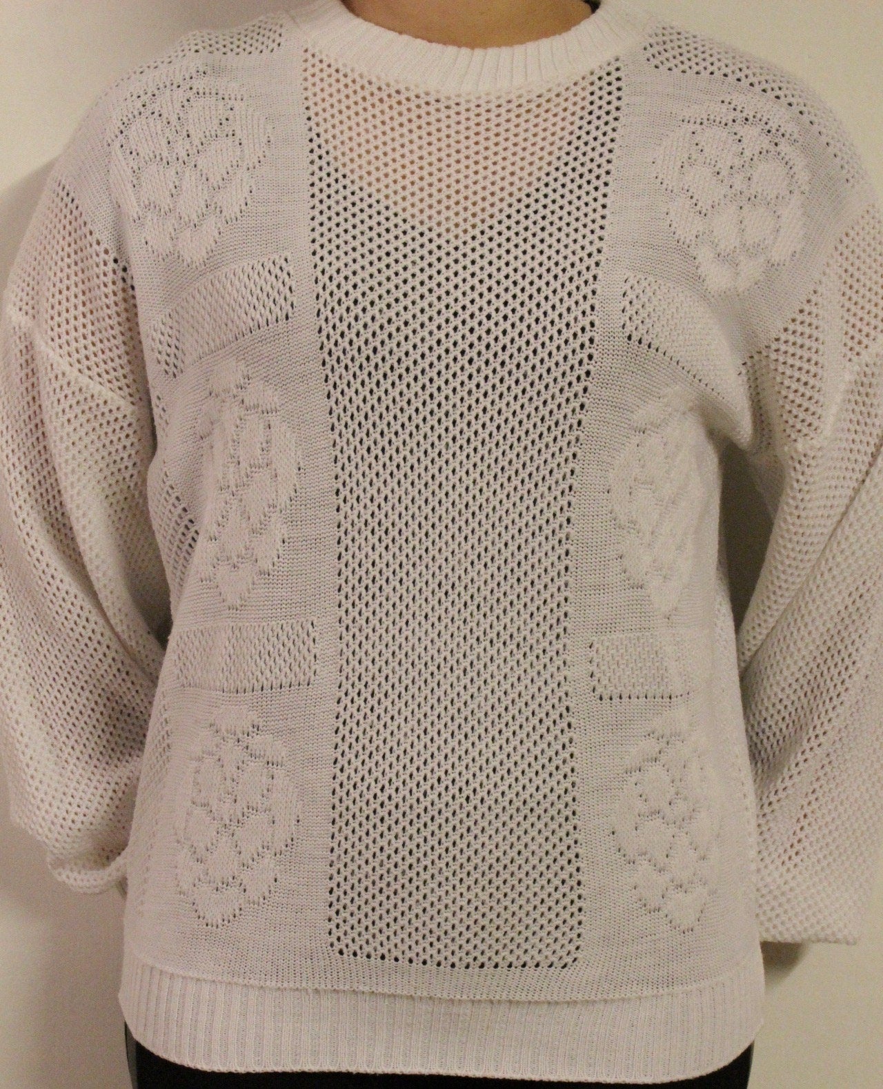 White 80s vintage crochet knit batwing jumper. Womens sweater. Knit pullover