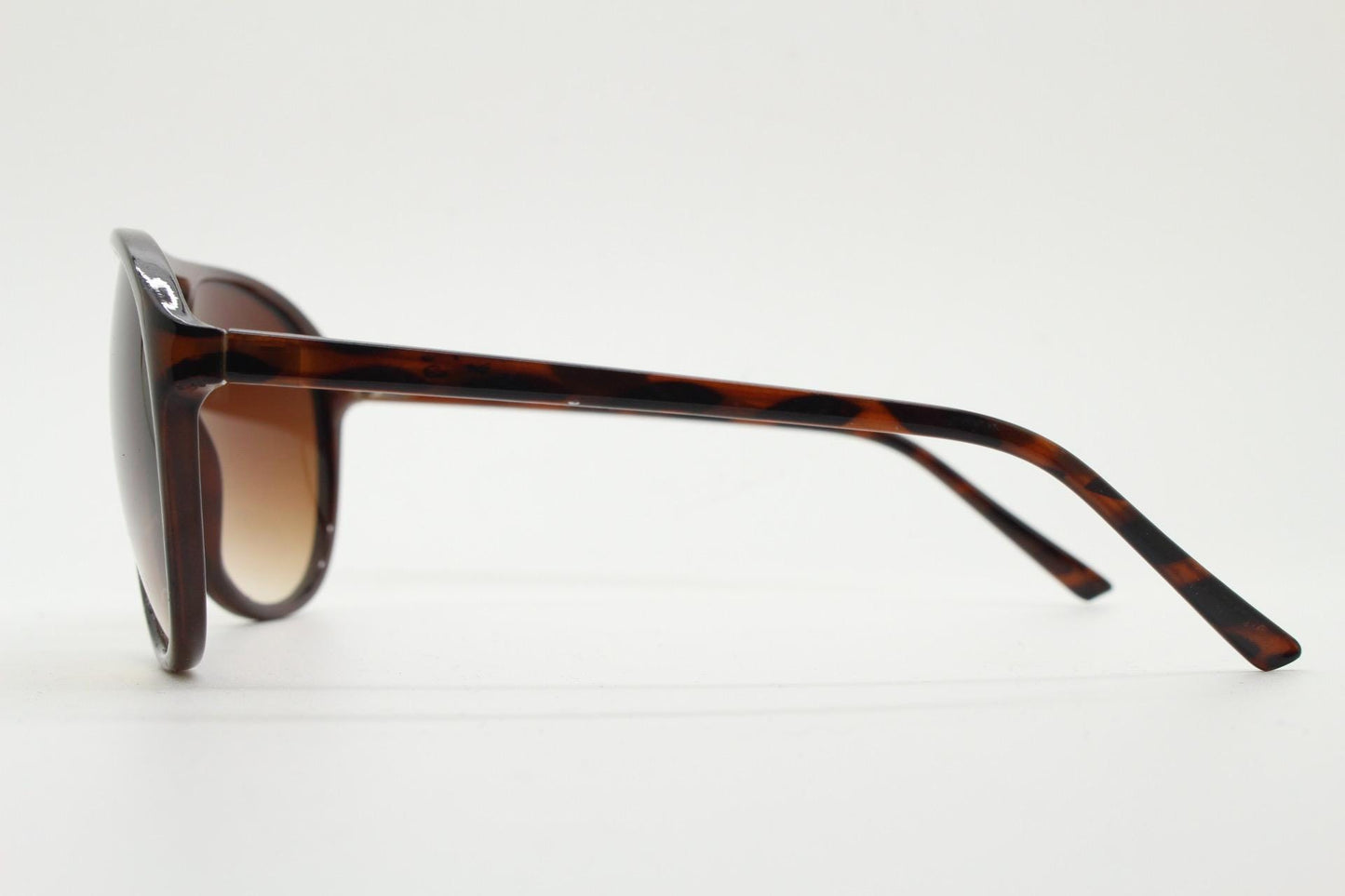Y2K vintage teardrop aviator sunglasses. 2000's transparent brown frame with graduating lenses. 70s design. 00's NOS aviators