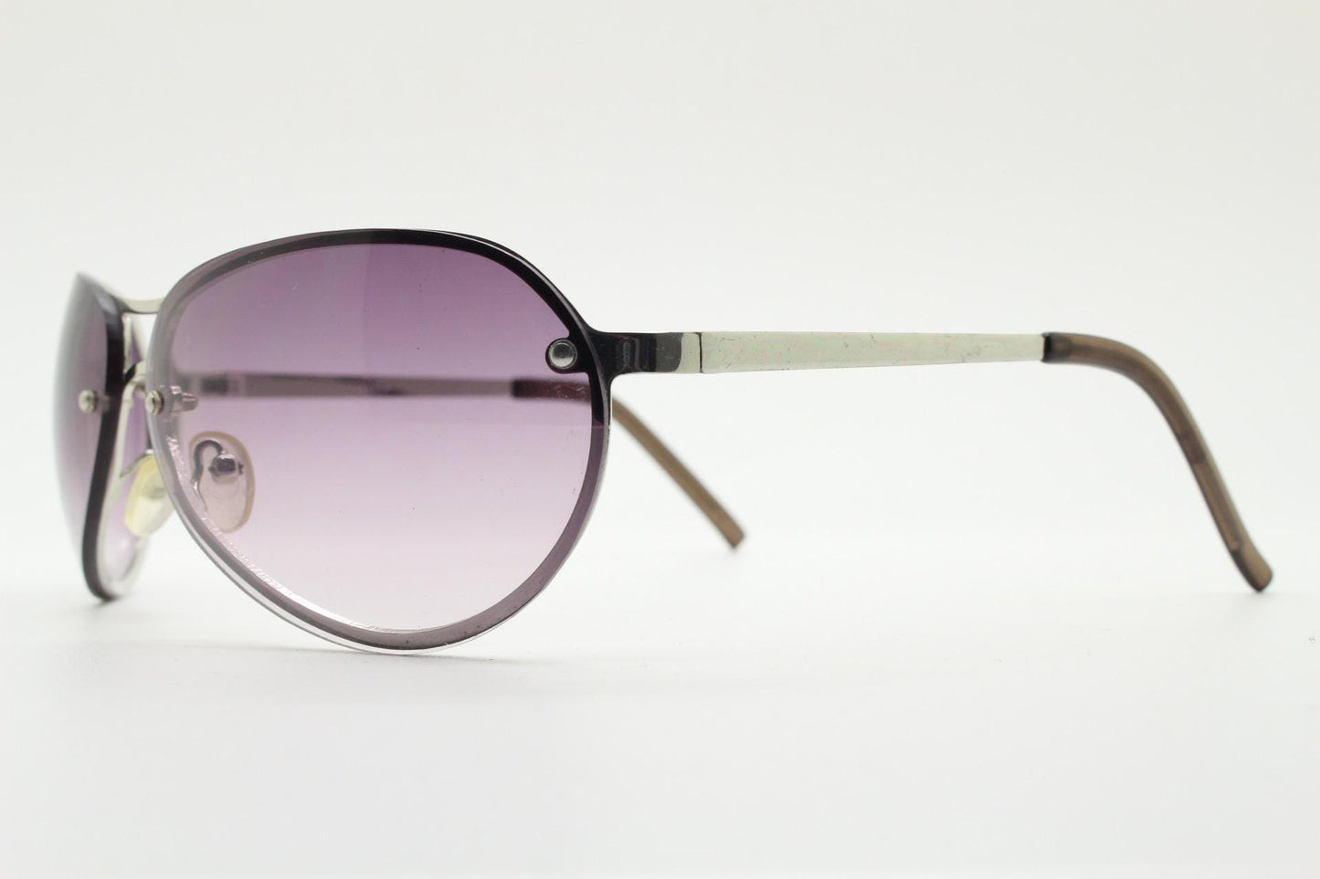 Y2K vintage bug eye aviator sunglasses. Silver chrome metal frame with curved mulberry lenses. Racing aviators. Unused NOS.