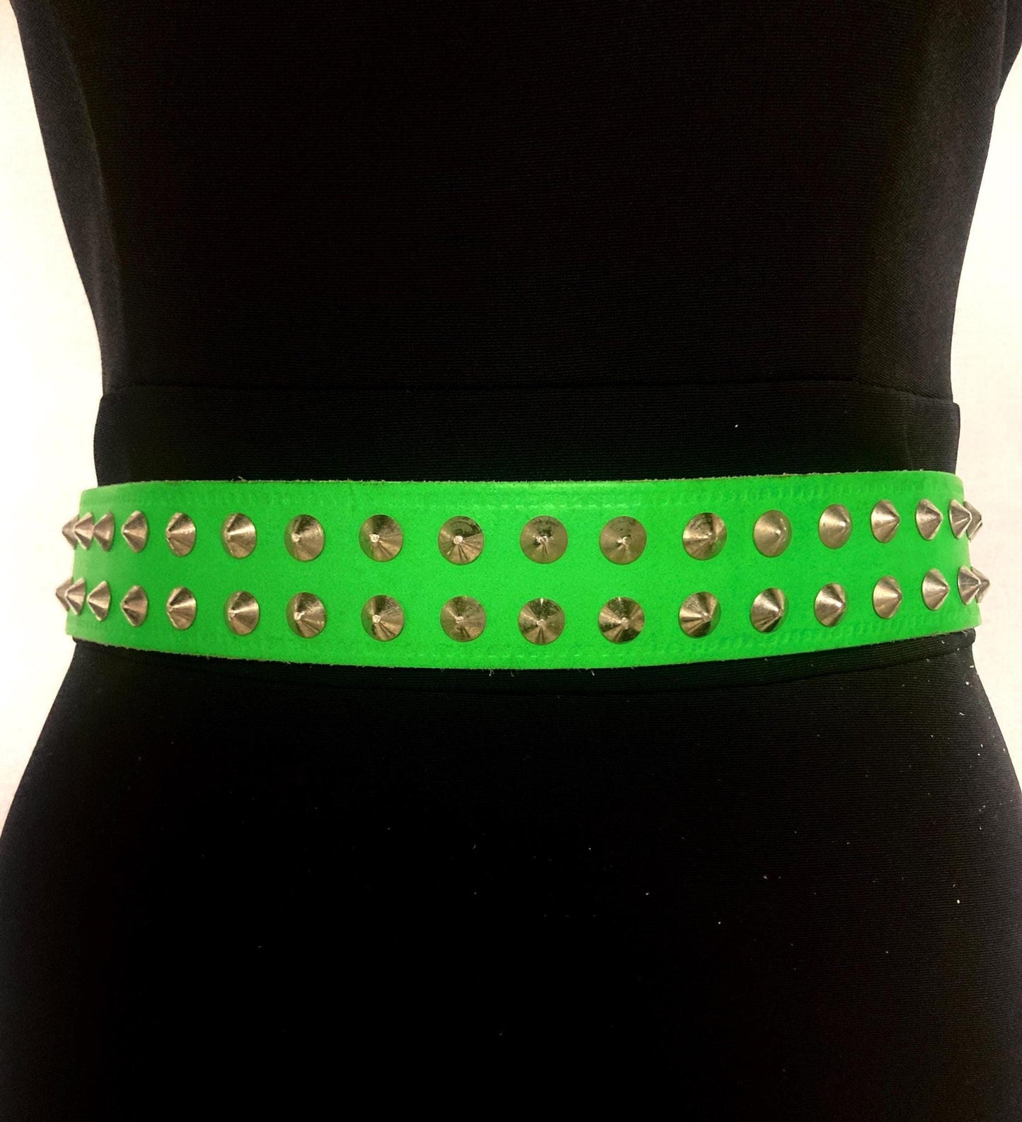 80s vintage thick genuine leather studded belt Made in the UK. Green dayglo with changeable buckle and 2 rows of conical metal studs. NOS M