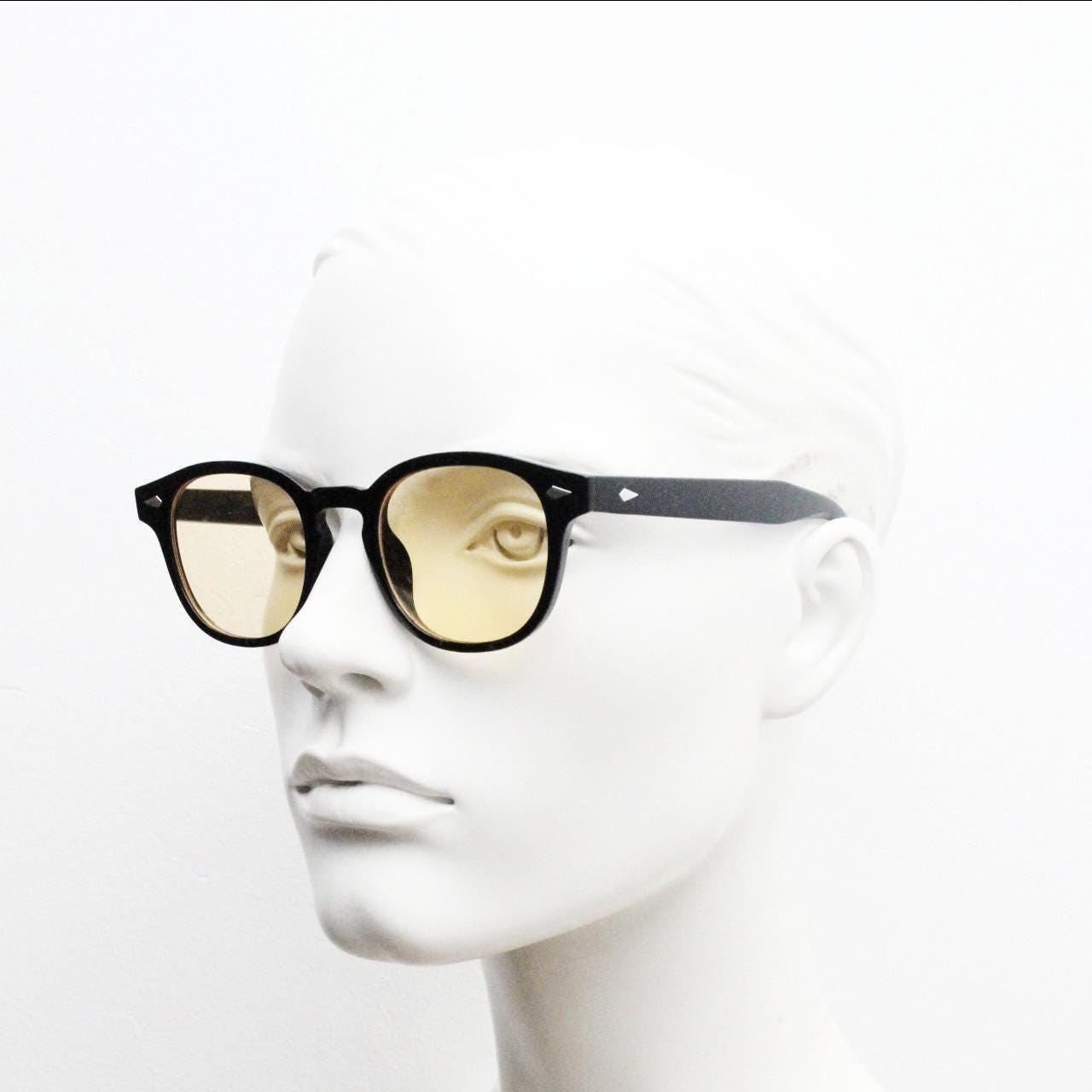 Vintage modified wayfarer design glasses. Black gloss 40s, 50s shape frame with keyhole bridge and extra light tone lenses. BNWT