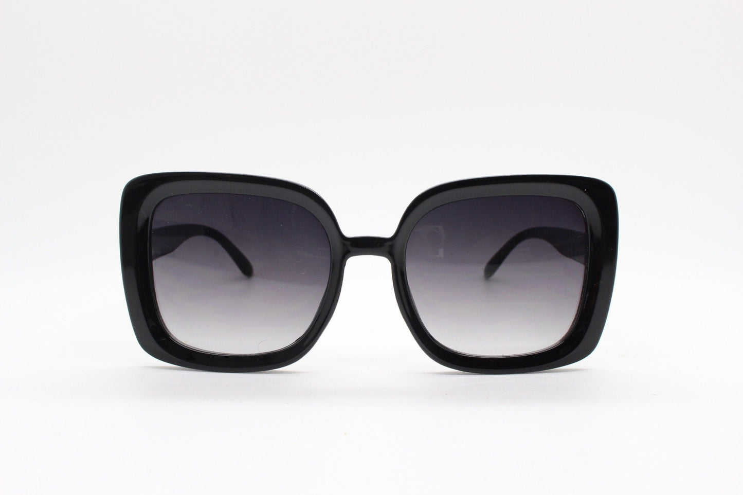 Y2K vintage oversized square sunglasses. Women's thick black 70s style frame with graduating smoky lenses. 2000s BNWT