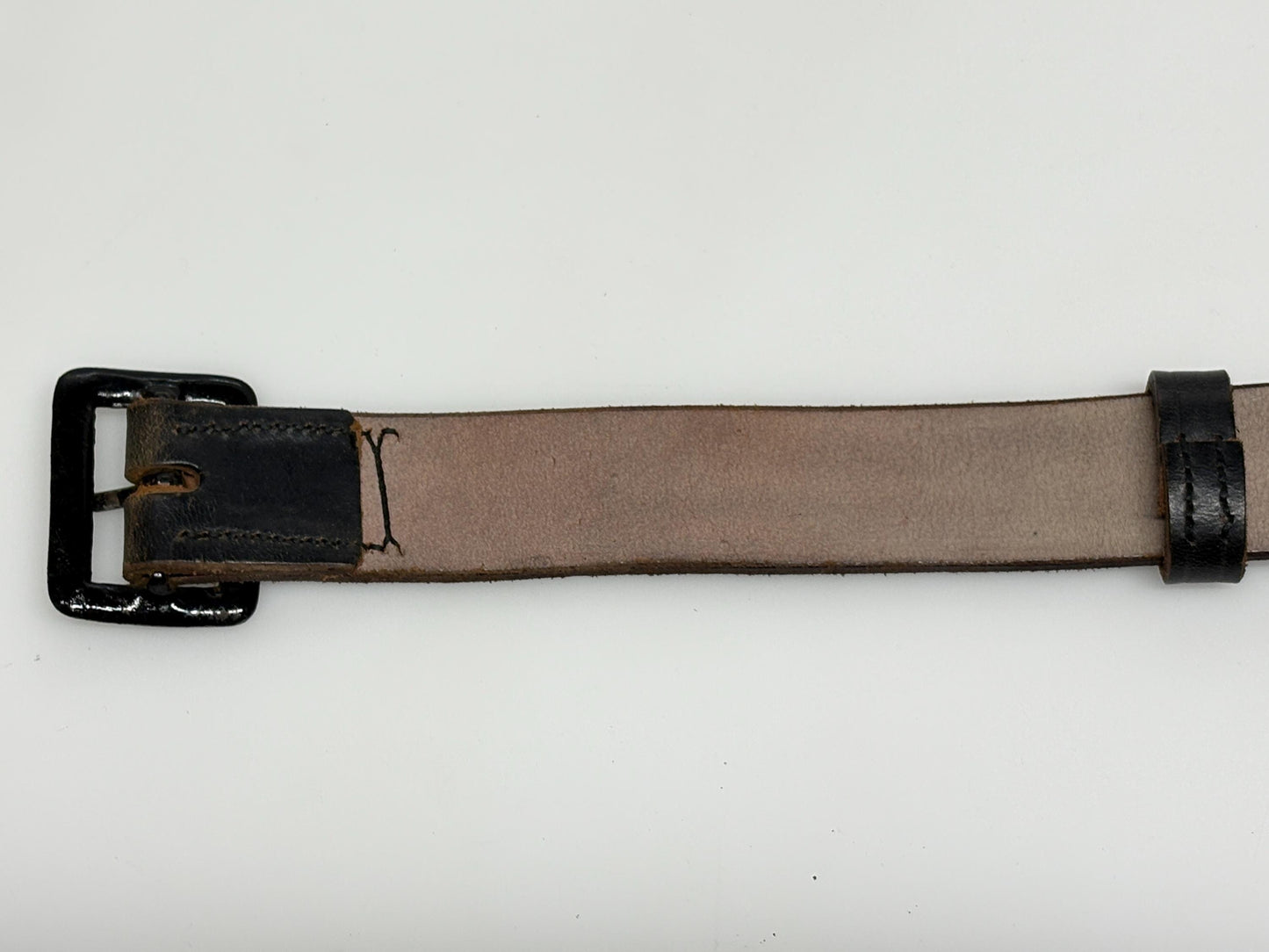 50s vintage black thick genuine leather army belt with solid metal buckle. Seamless single piece cowhide. For jeans trousers. Military NOS