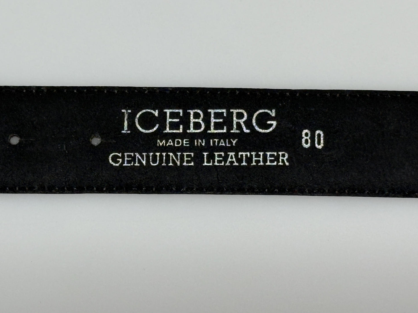 Iceberg 90s vintage belt in matt brown genuine leather with heraldic shield style buckle. For dress or jeans. Made in Italy. BNWT. NOS