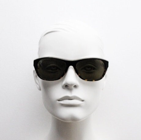 Linda Farrow Luxe sunglasses made in Japan. Blended black and tortoise layered acetate. Gallery Projects Vintage. NOS