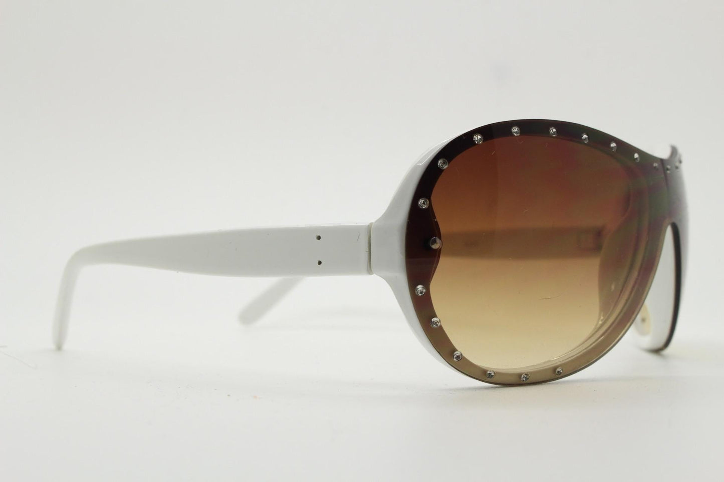 Y2K vintage visor aviator sunglasses with diamante. White wrap around mini mask shield design with curved mono lens. 2000s NOS. Rhinestone