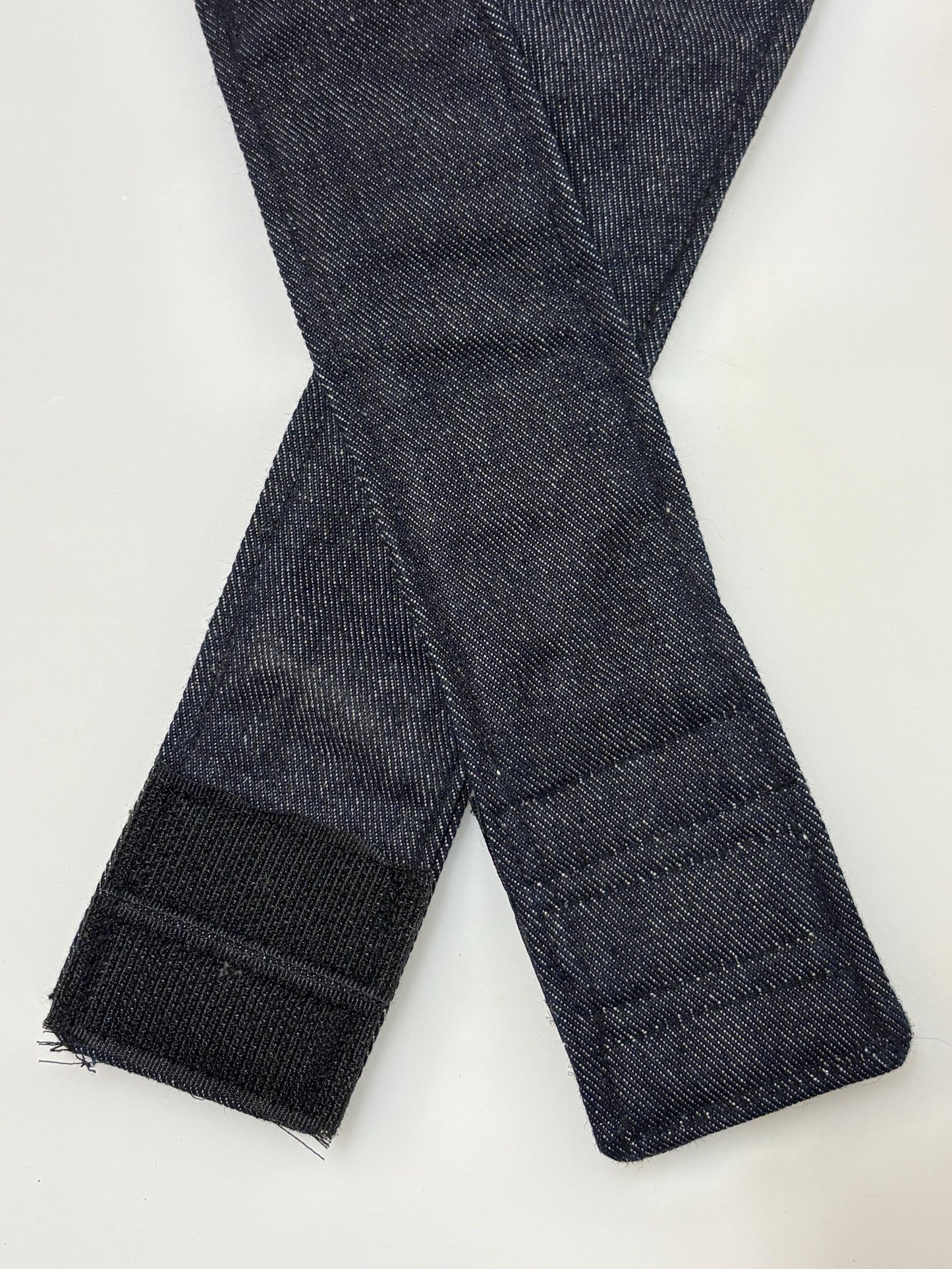 Y2K vintage womens dress belt in dark blue denim with rainbow sequins zig zag applique in neat proportions. Vegan. 2000s Unused NOS