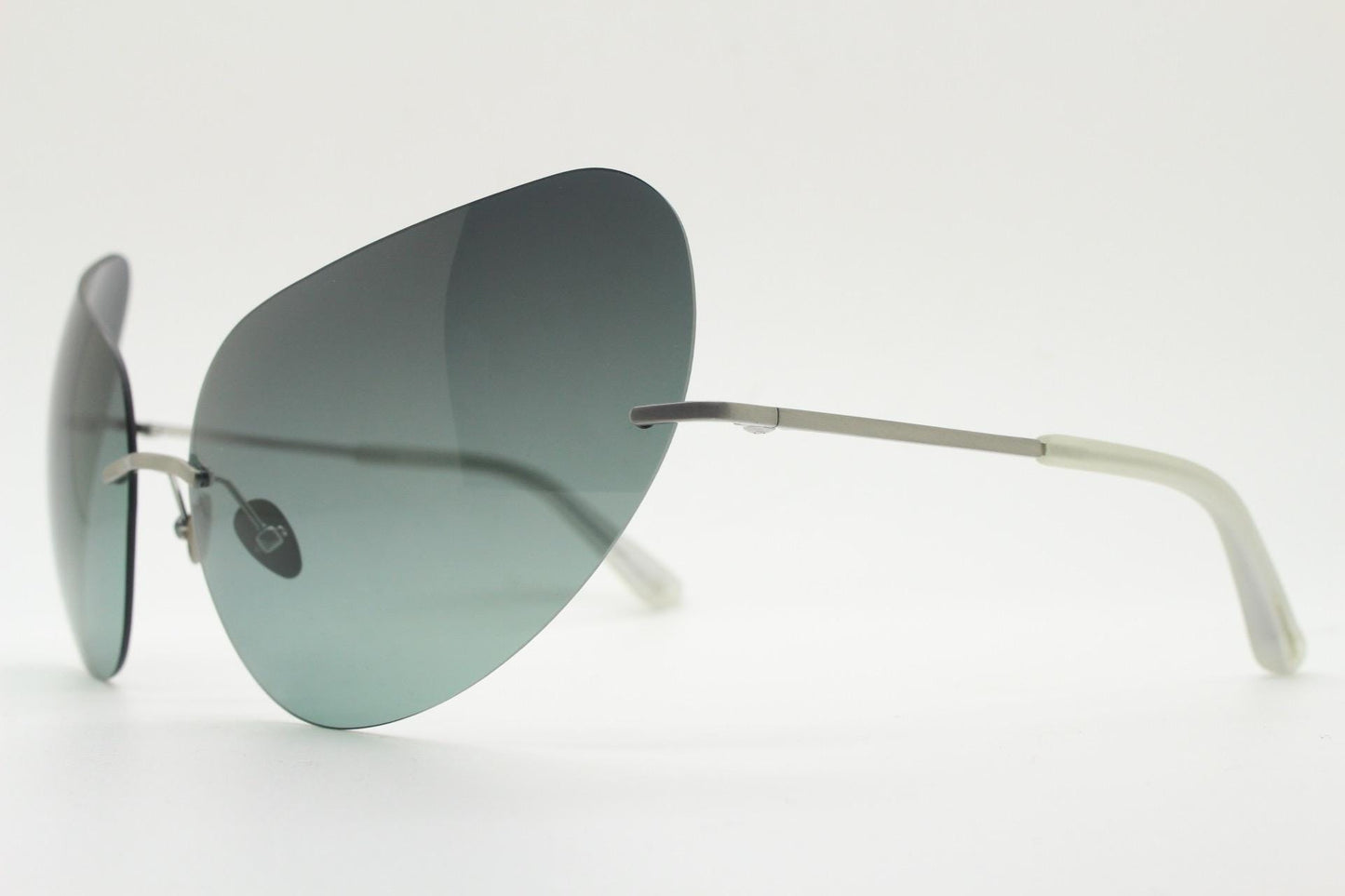 Linda Farrow cat eye sunglasses made in Japan by Todd Lynn. Massive frameless green cateye. Luxe Gallery Projects Vintage. NOS Full Set