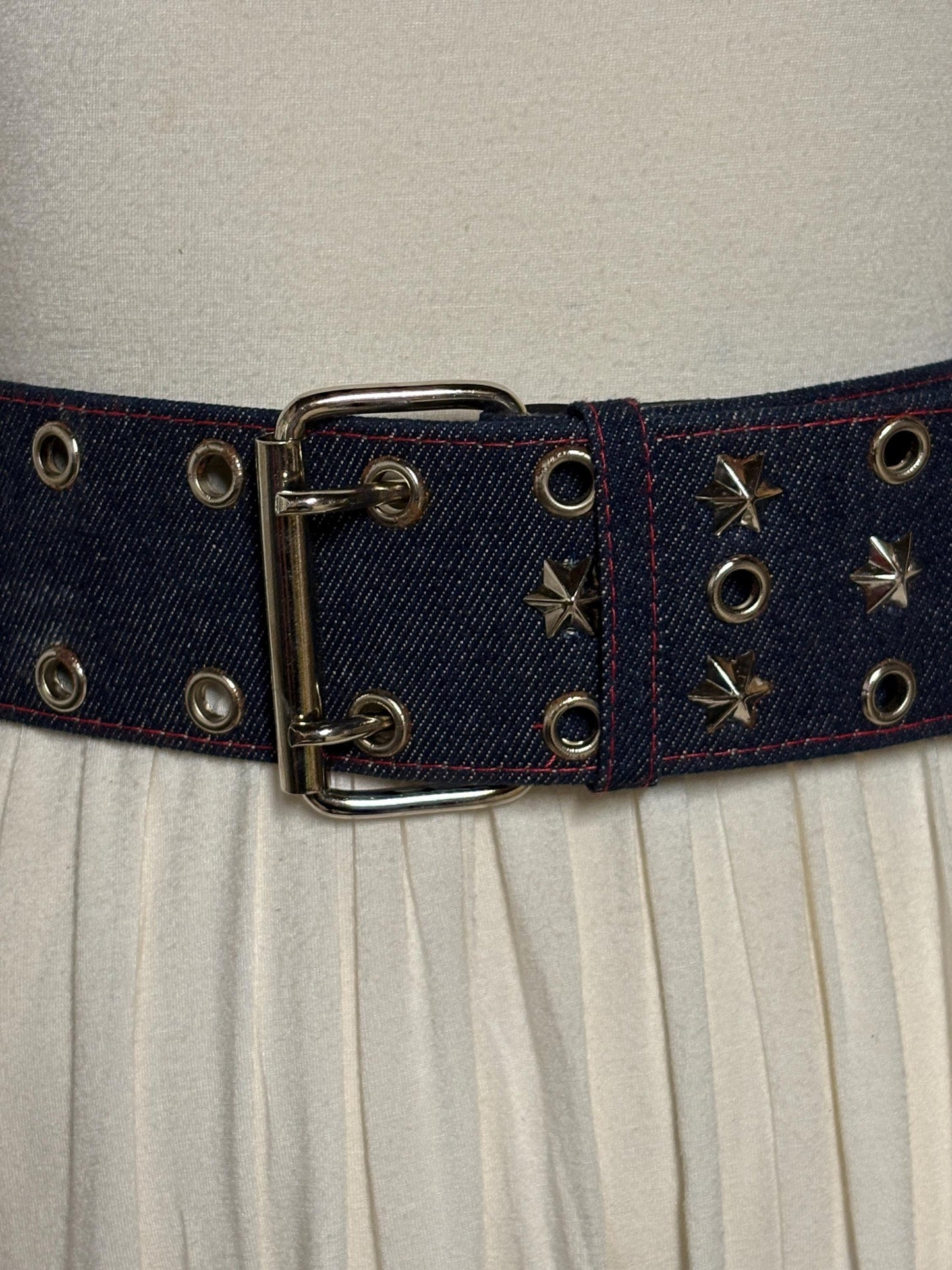 Y2k vintage tall blue denim belt with metal buckle and 3 rows of cool conical star studs and loops. Statement feature piece. 2000s NOS
