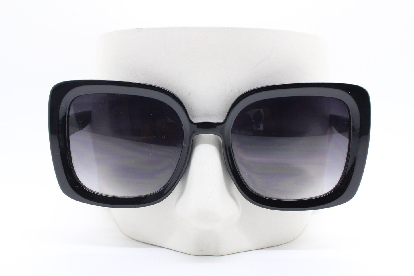 Y2K vintage oversized square sunglasses. Women's thick black 70s style frame with graduating smoky lenses. 2000s BNWT
