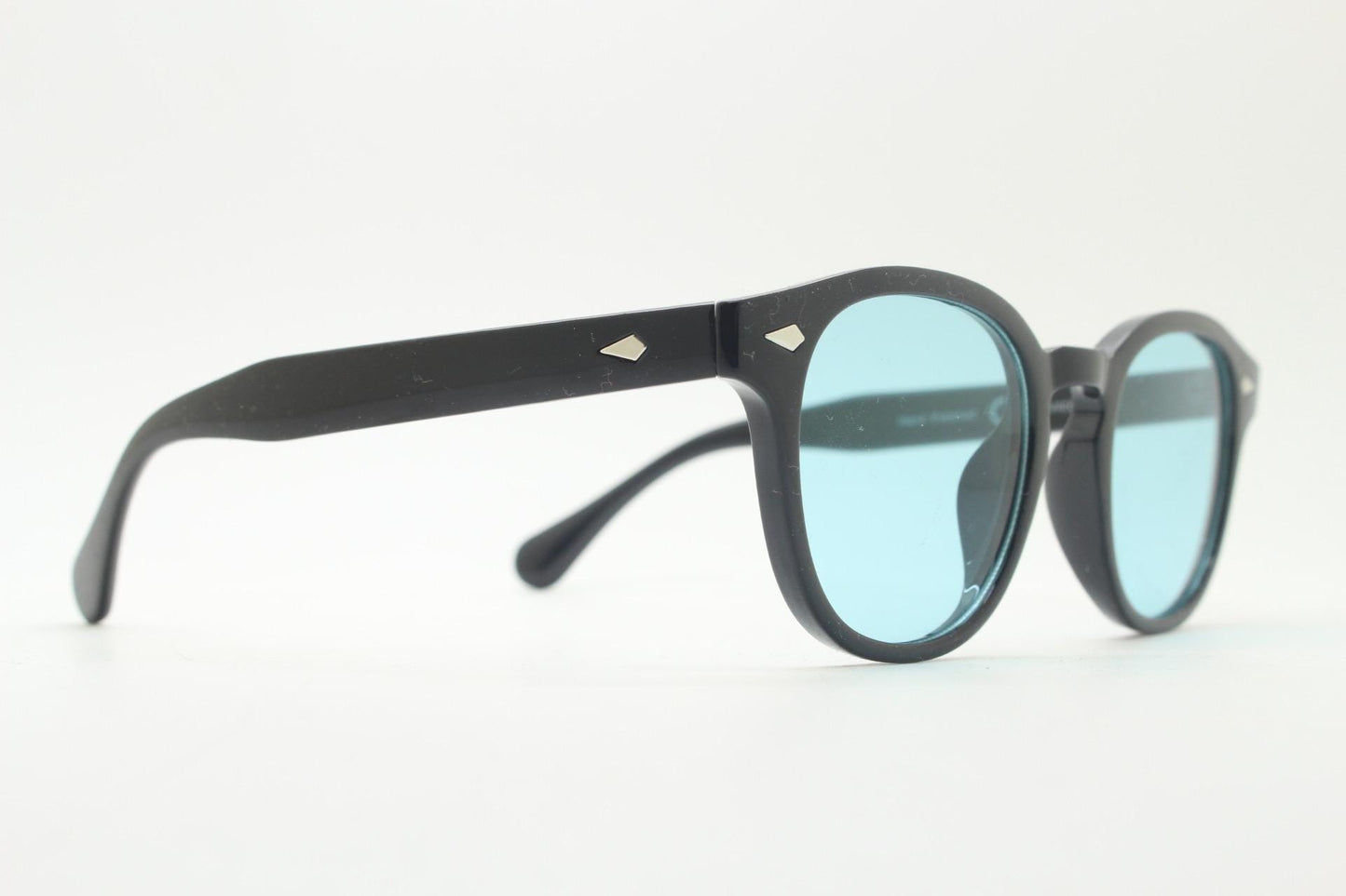 Vintage modified wayfarer design glasses. Black gloss 40s, 50s shape frame with keyhole bridge and extra light tone blue lenses. BNWT