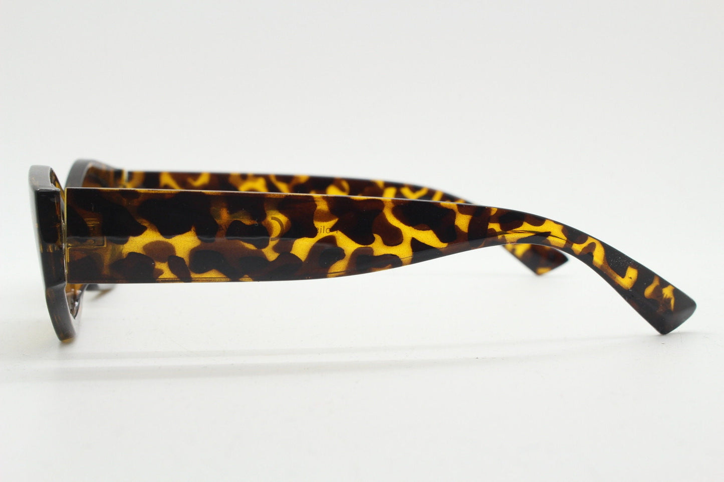 Vintage 90s low profile hexagon sunglasses. Honey tortoise sharp angled 6 sided frame with full height arms and amber lenses. Unused  BNWT