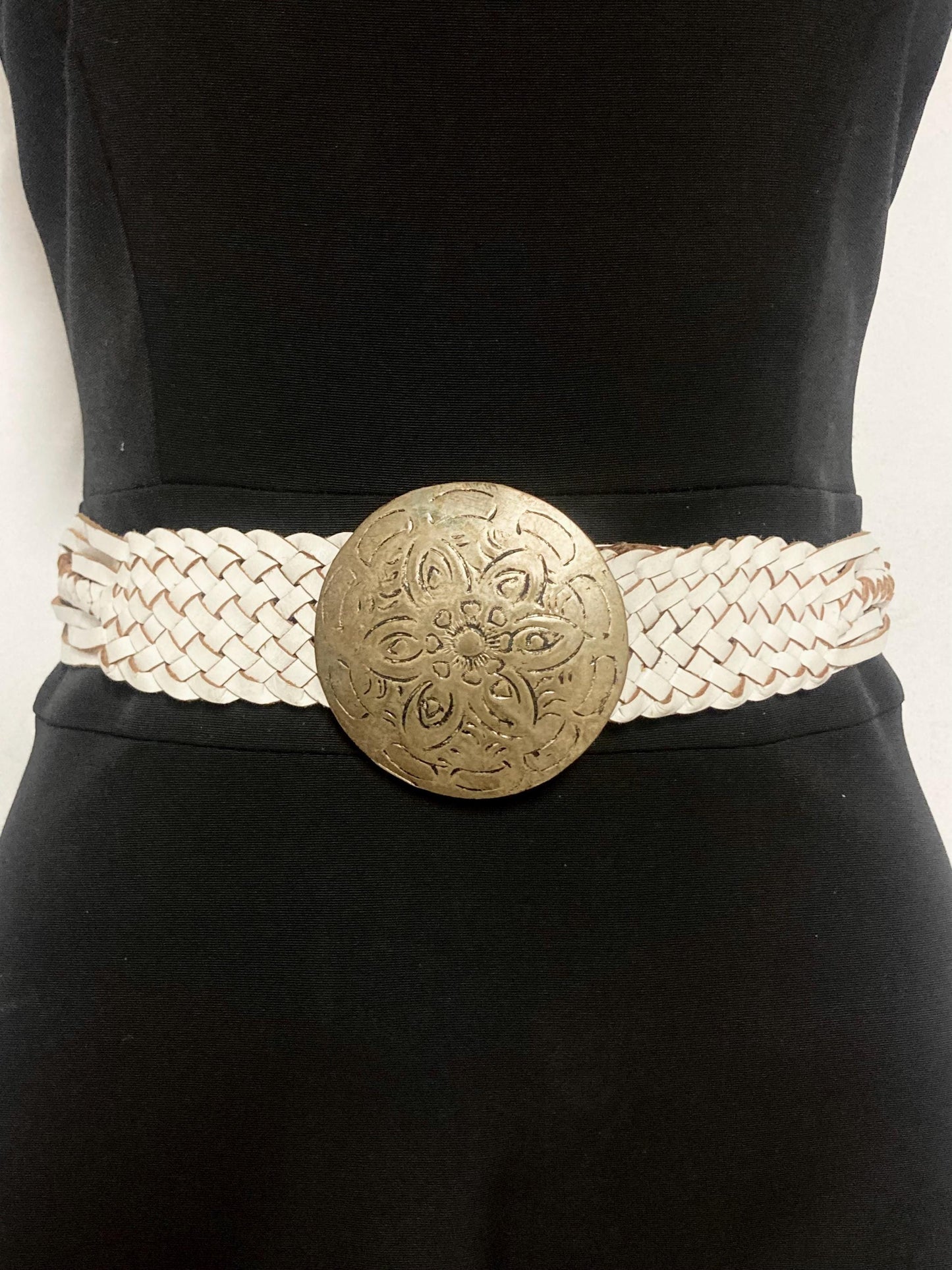 80s vintage womens white lattice dress belt with big flower 'shield' buckle. Genuine leather hand plaited design. Great condition NOS