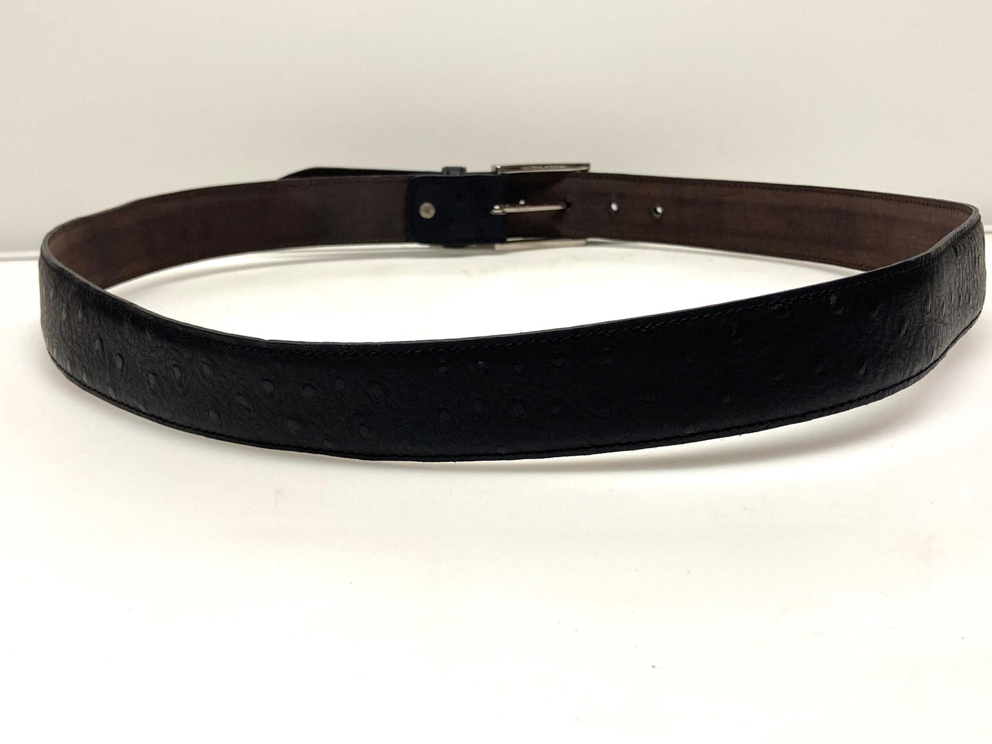 90s vintage black genuine leather belt made in Italy by Joseph Di Pino. Tooled finish made to look like Ostrich. NOS. Mens Large